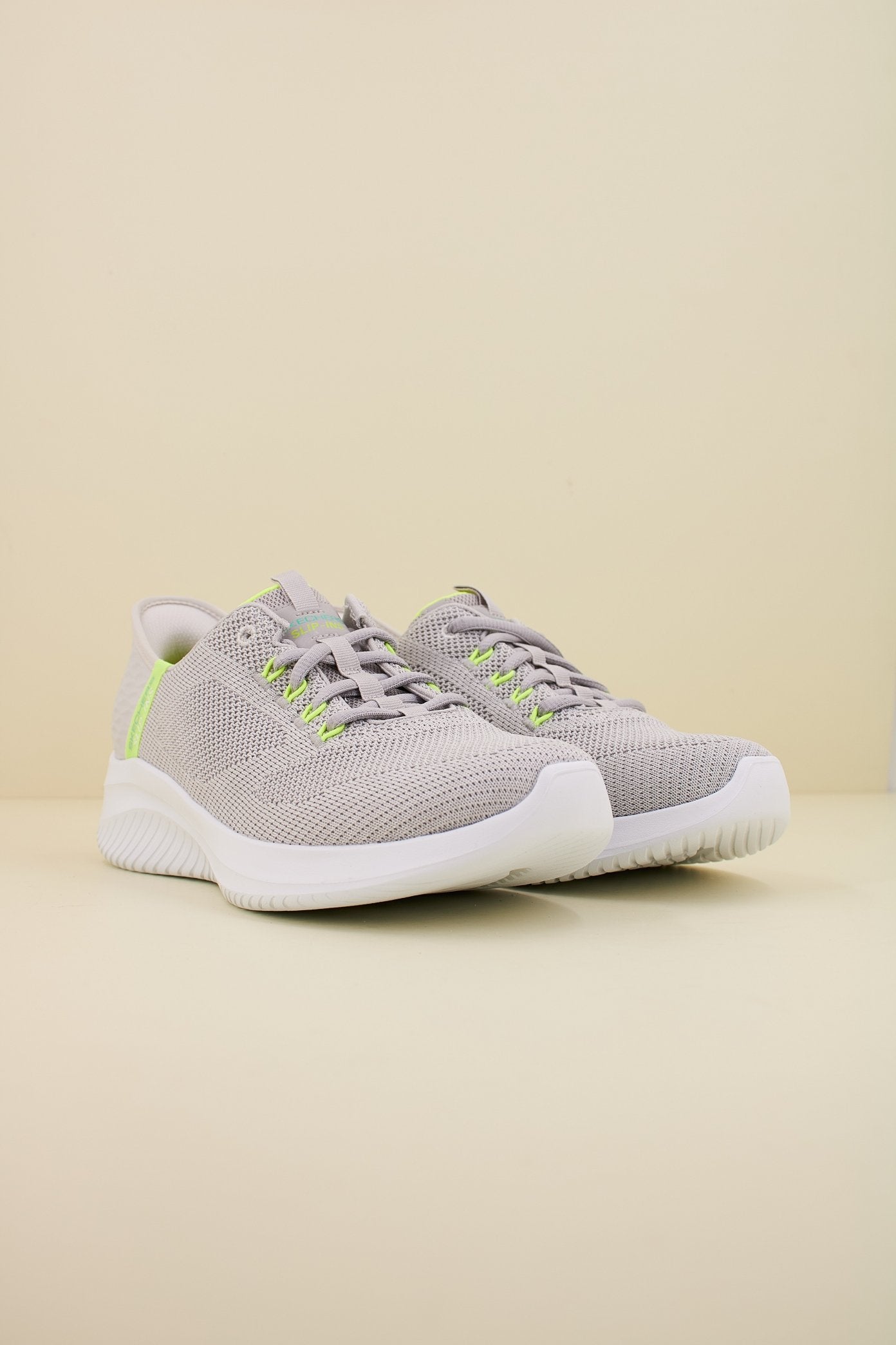 SKECHERS ULTRA FLEX . SLIP-INS en color GRIS (2)