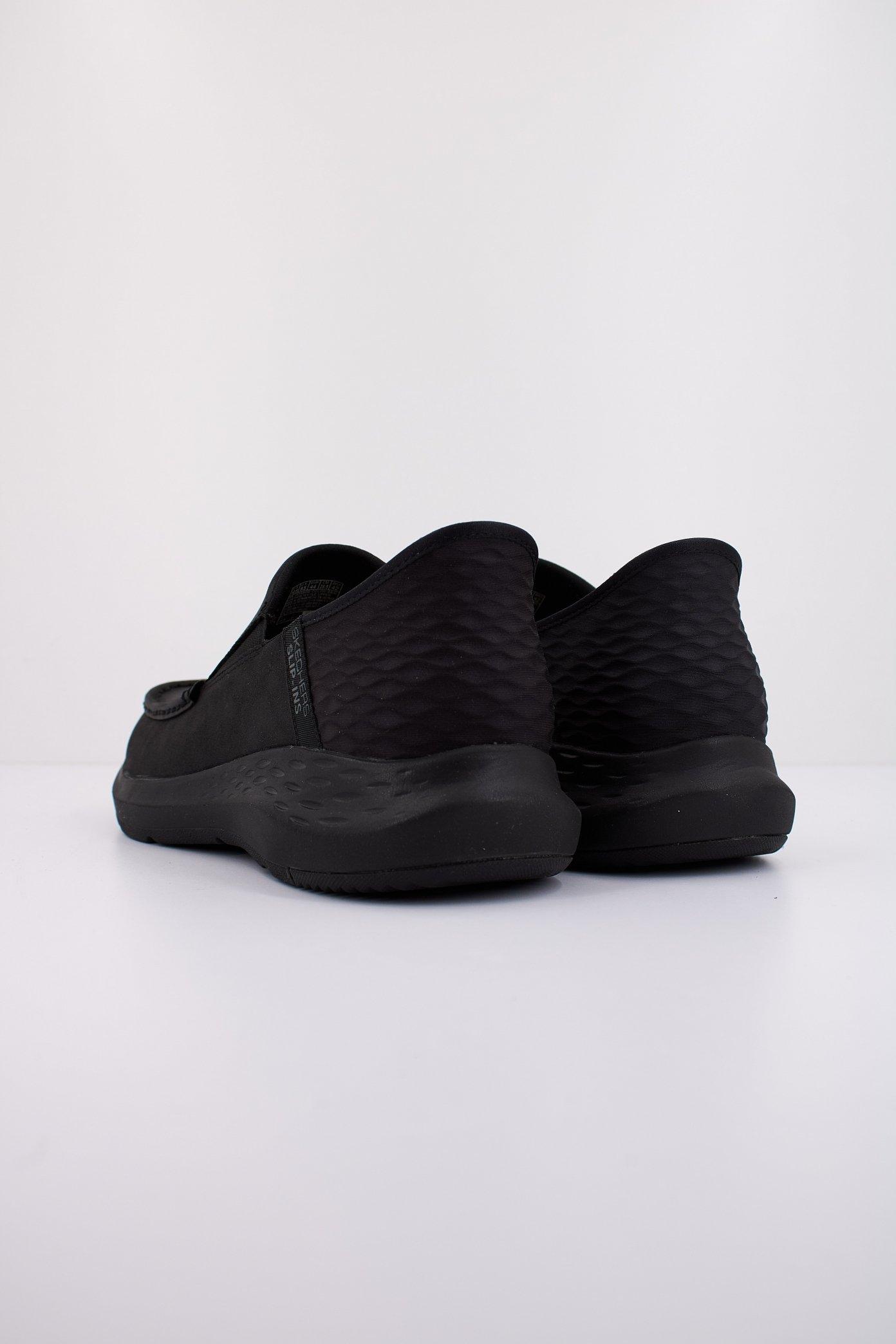 SKECHERS SLIP-INS: PARSON-OSWIN en color NEGRO (3)