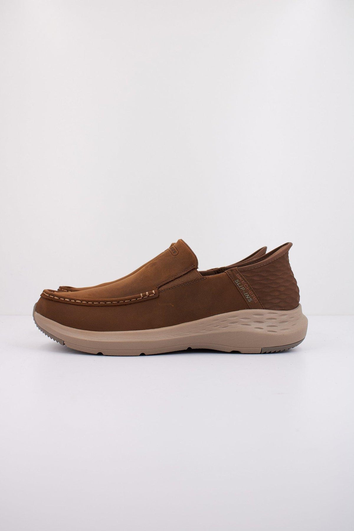 SKECHERS SLIP-INS: PARSON-OSWIN en color MARRON (1)