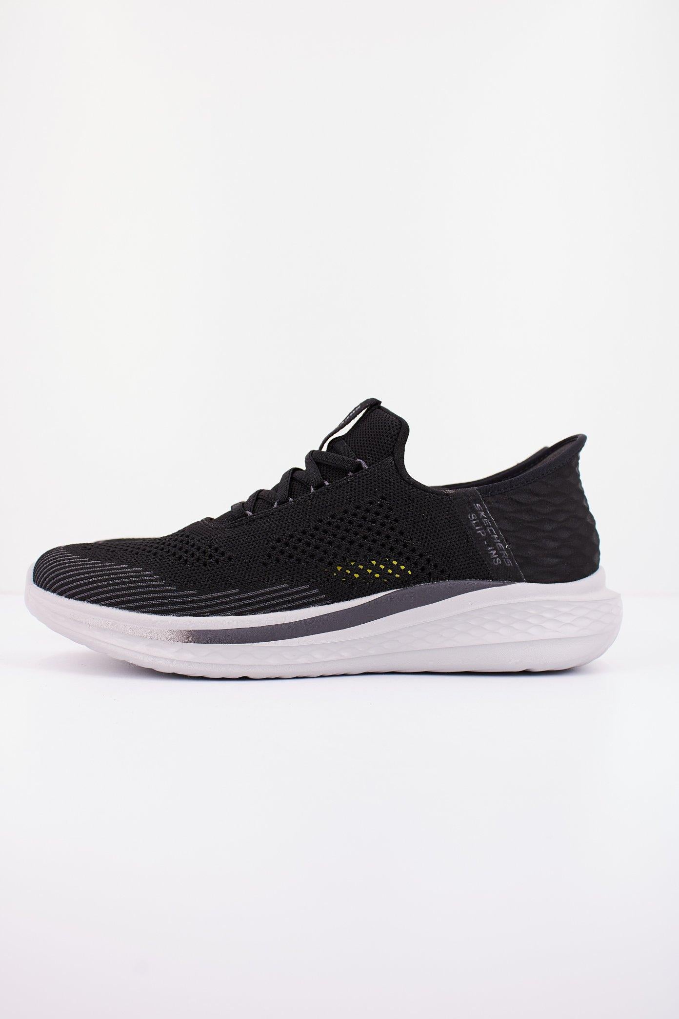 SKECHERS SPLI-INS SLADE en color NEGRO (1)
