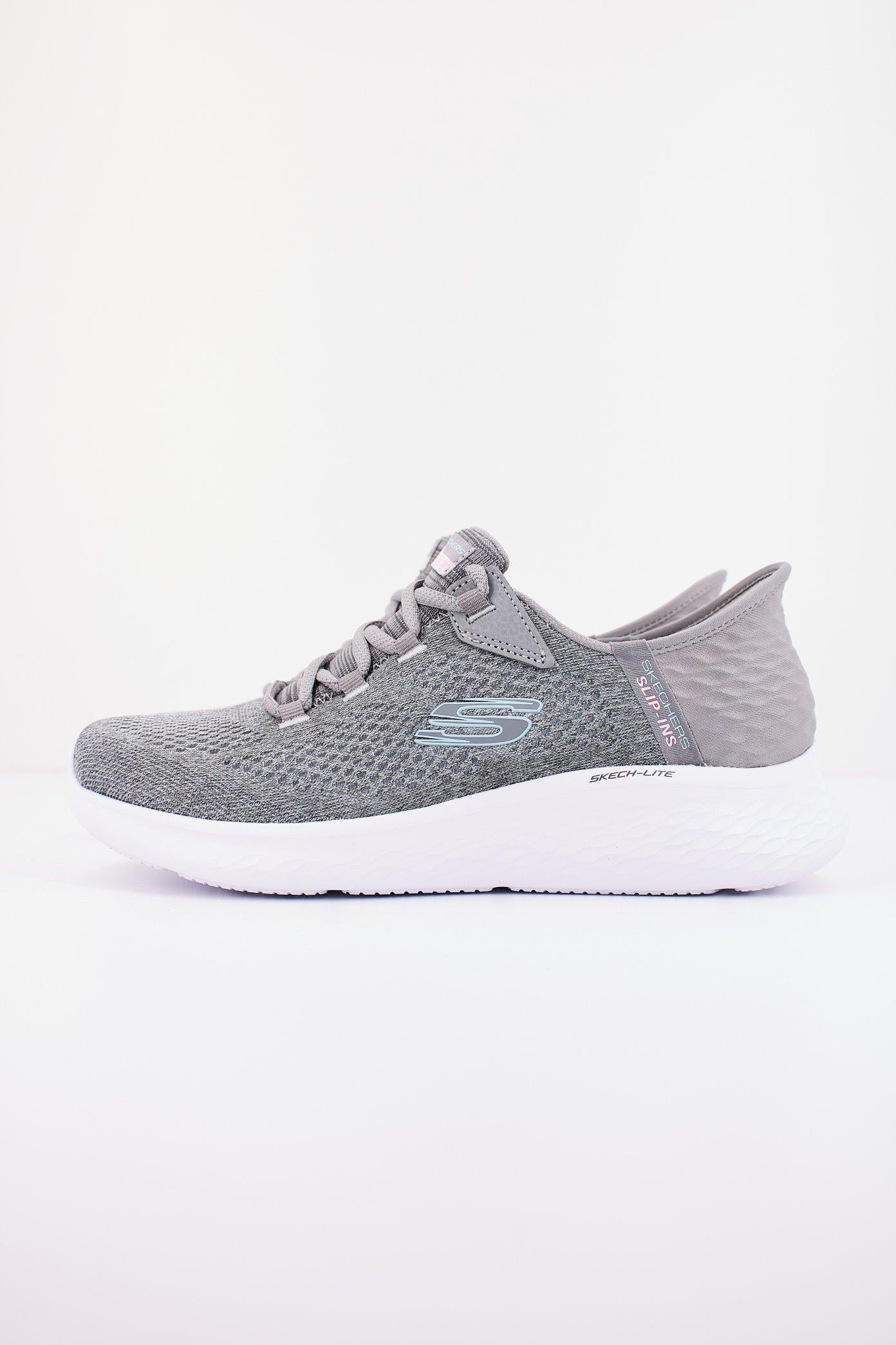 SKECHERS SLIP-INS S en color GRIS (1)