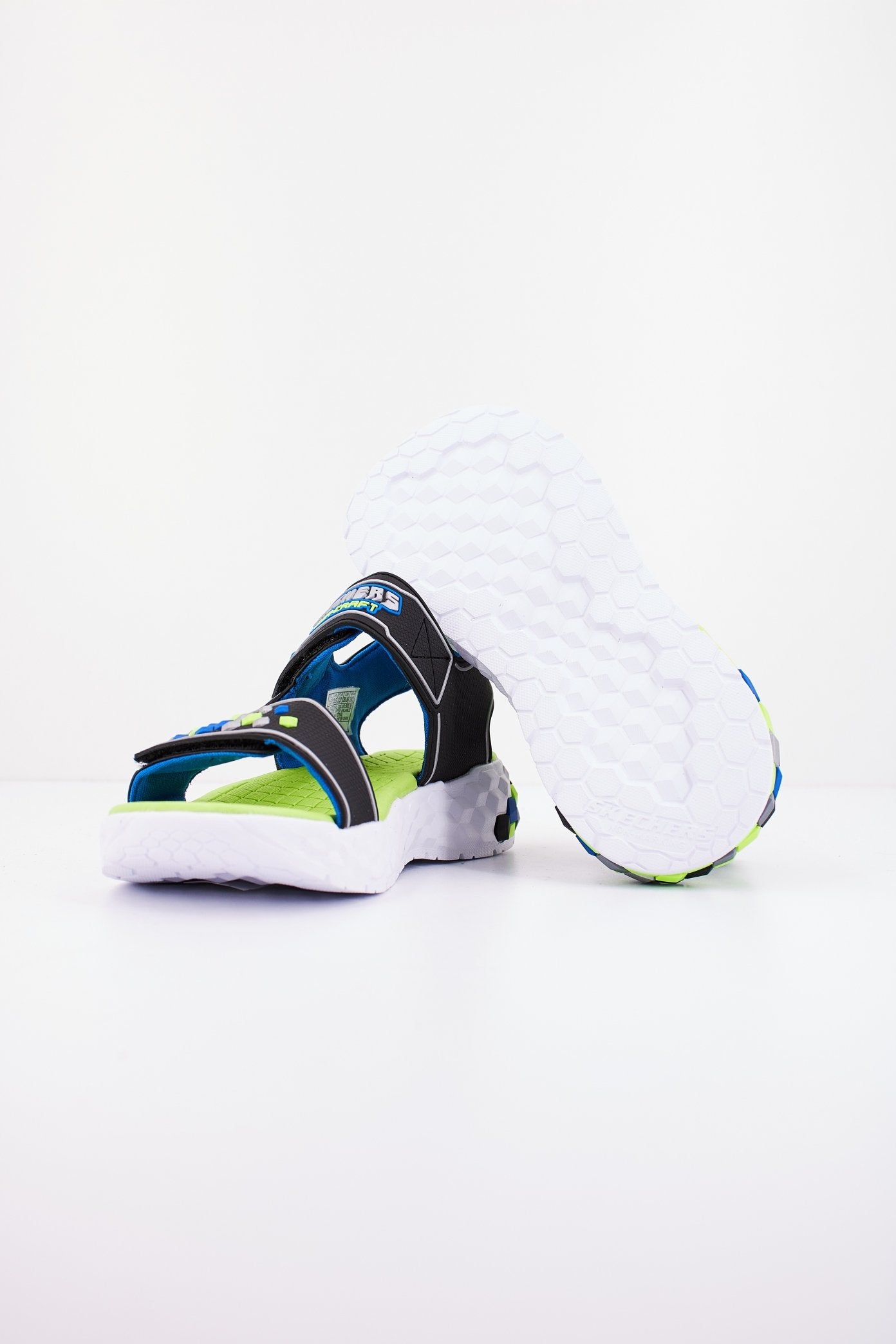 SKECHERS CUBOSHORE en color NEGRO (4)