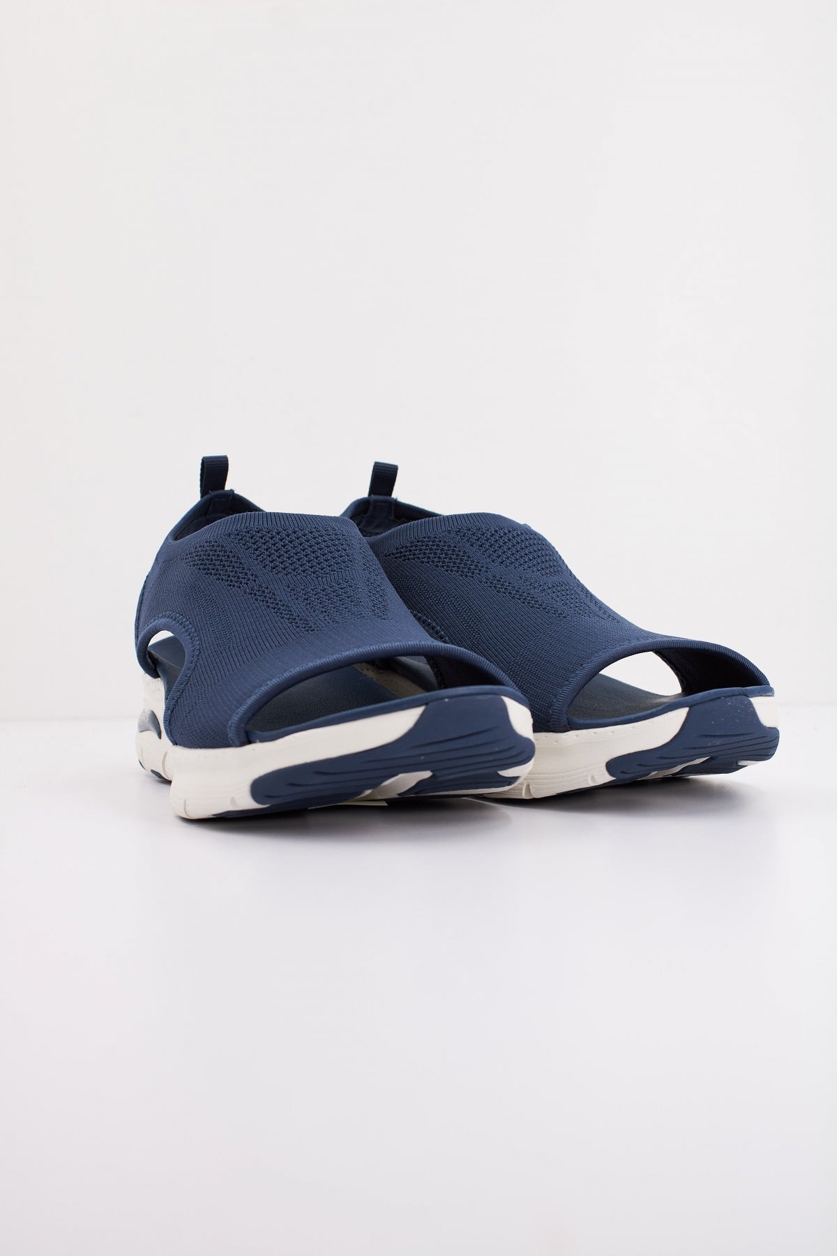 SKECHERS ARCH FIT en color AZUL (2)