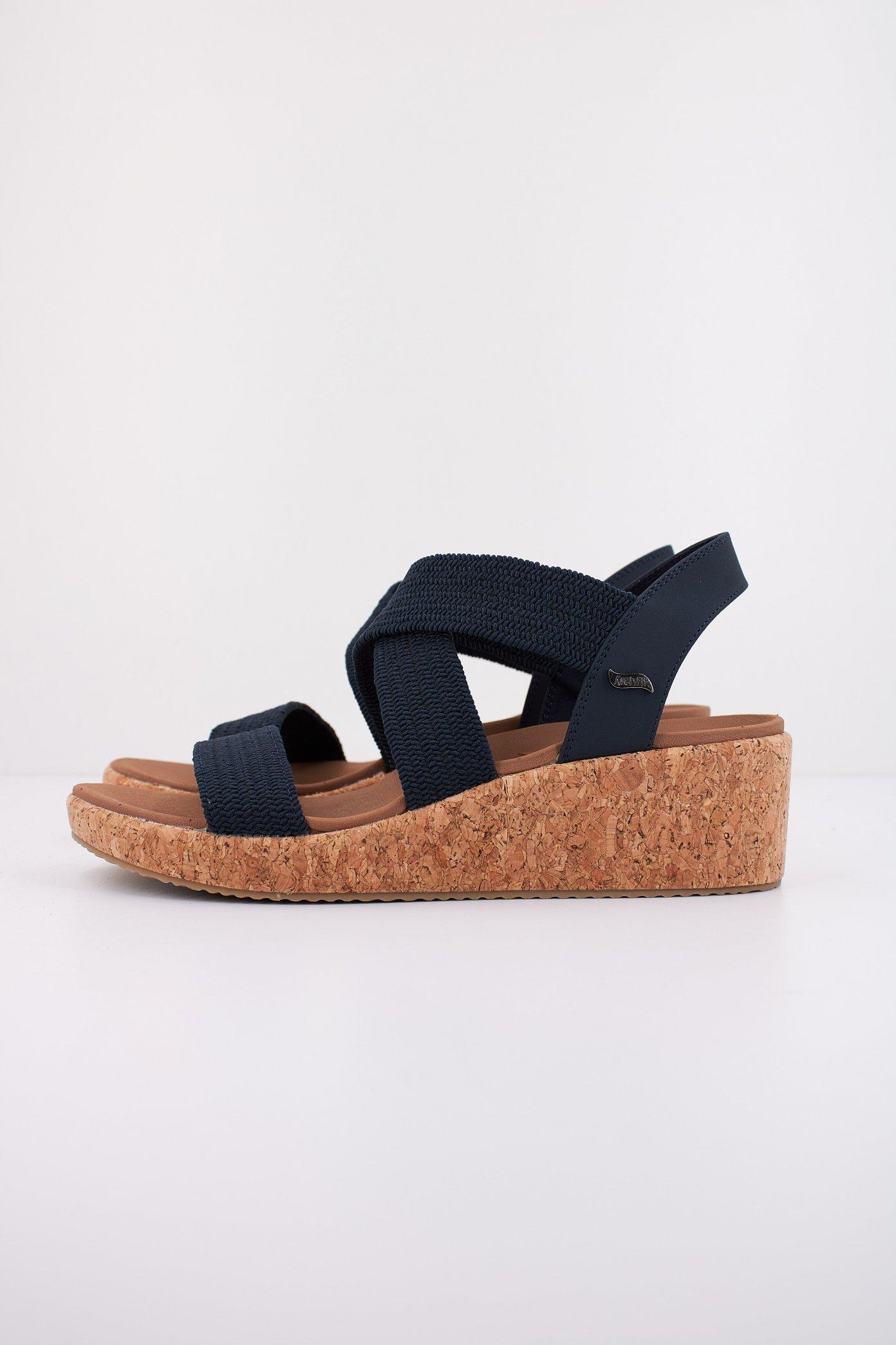 SKECHERS ARCH FIT BEVERLEE - LOVE STAYS en color AZUL (1)