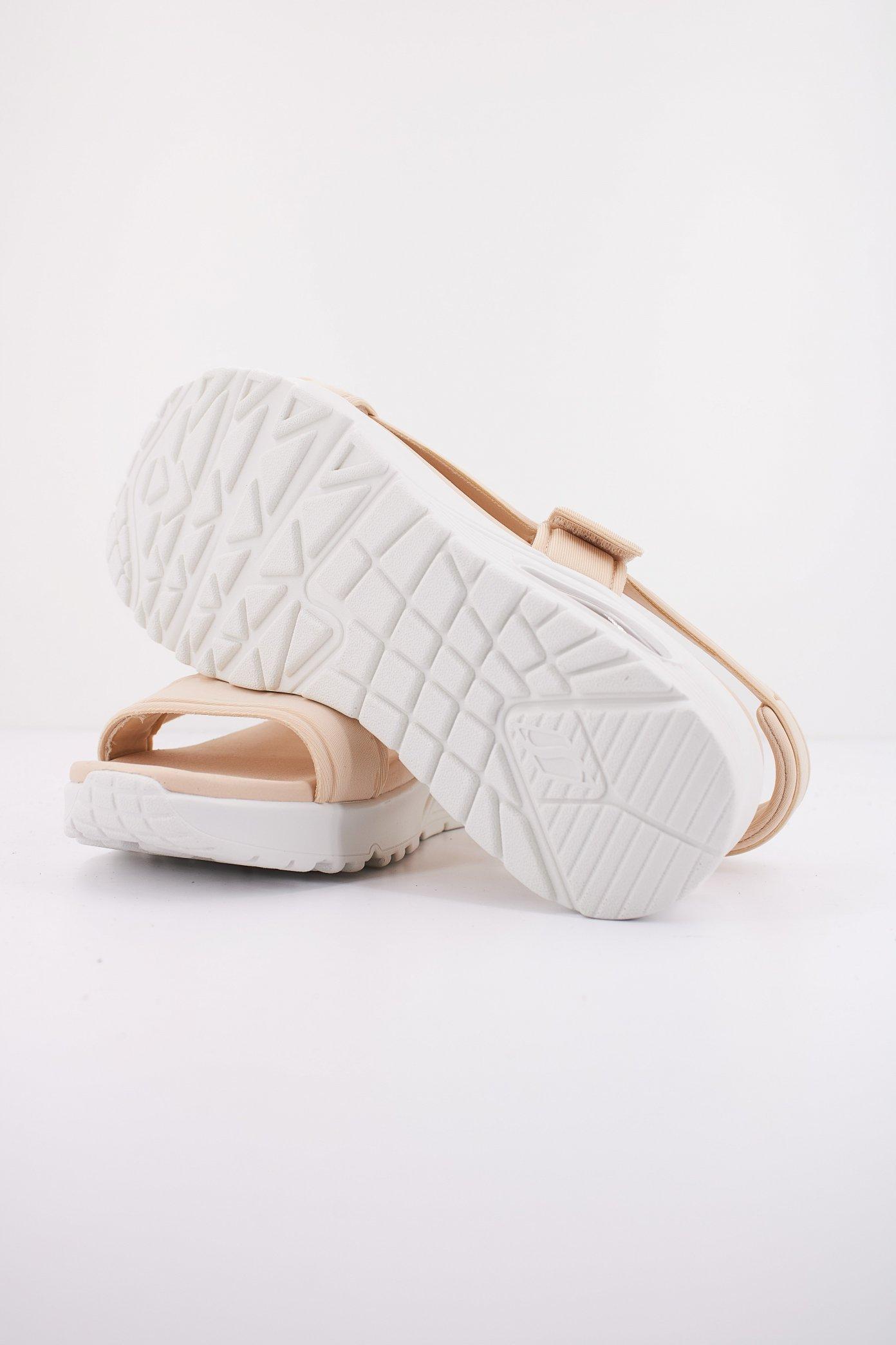 SKECHERS UNO SANDAL SUMMER STAND en color BEIS (4)