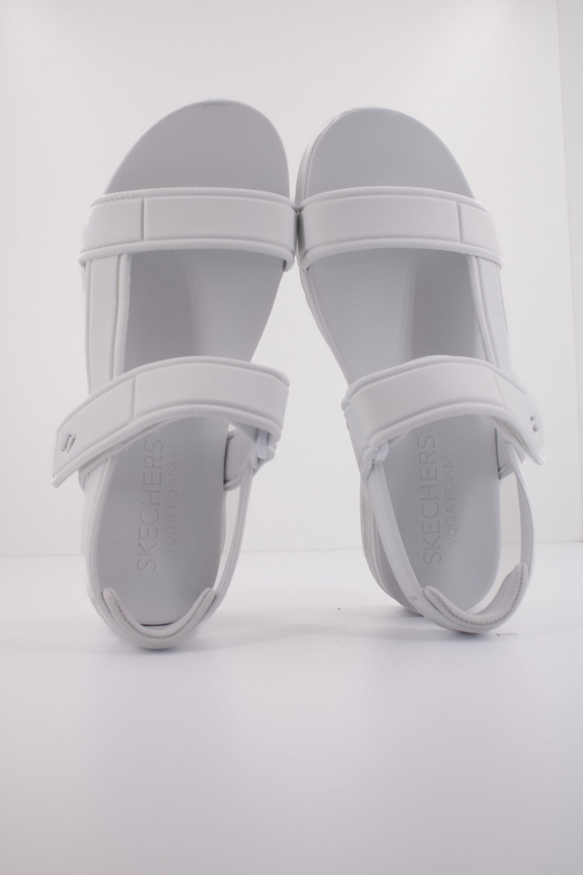 SKECHERS UNO SANDAL SUMMER STAND en color BLANCO (3)