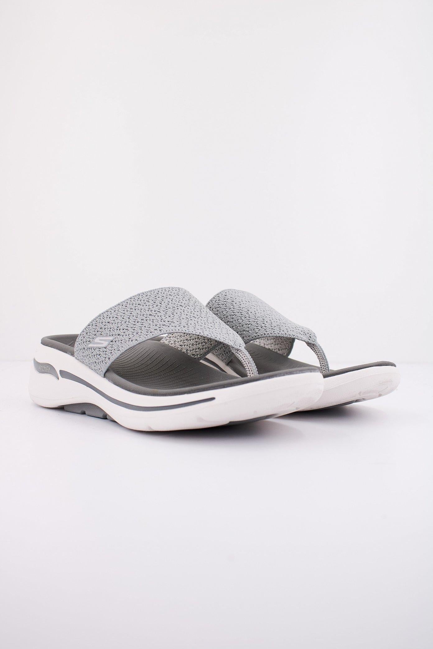 SKECHERS GO WALK ARCH FIT - WEEKENDER en color GRIS (2)