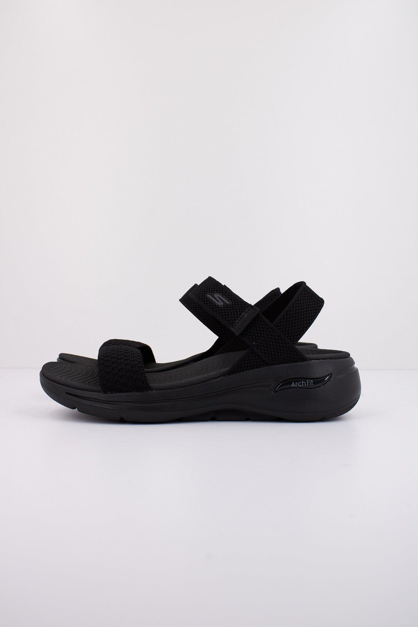 SKECHERS GO WALK ARCH FIT SANDAL en color NEGRO (1)