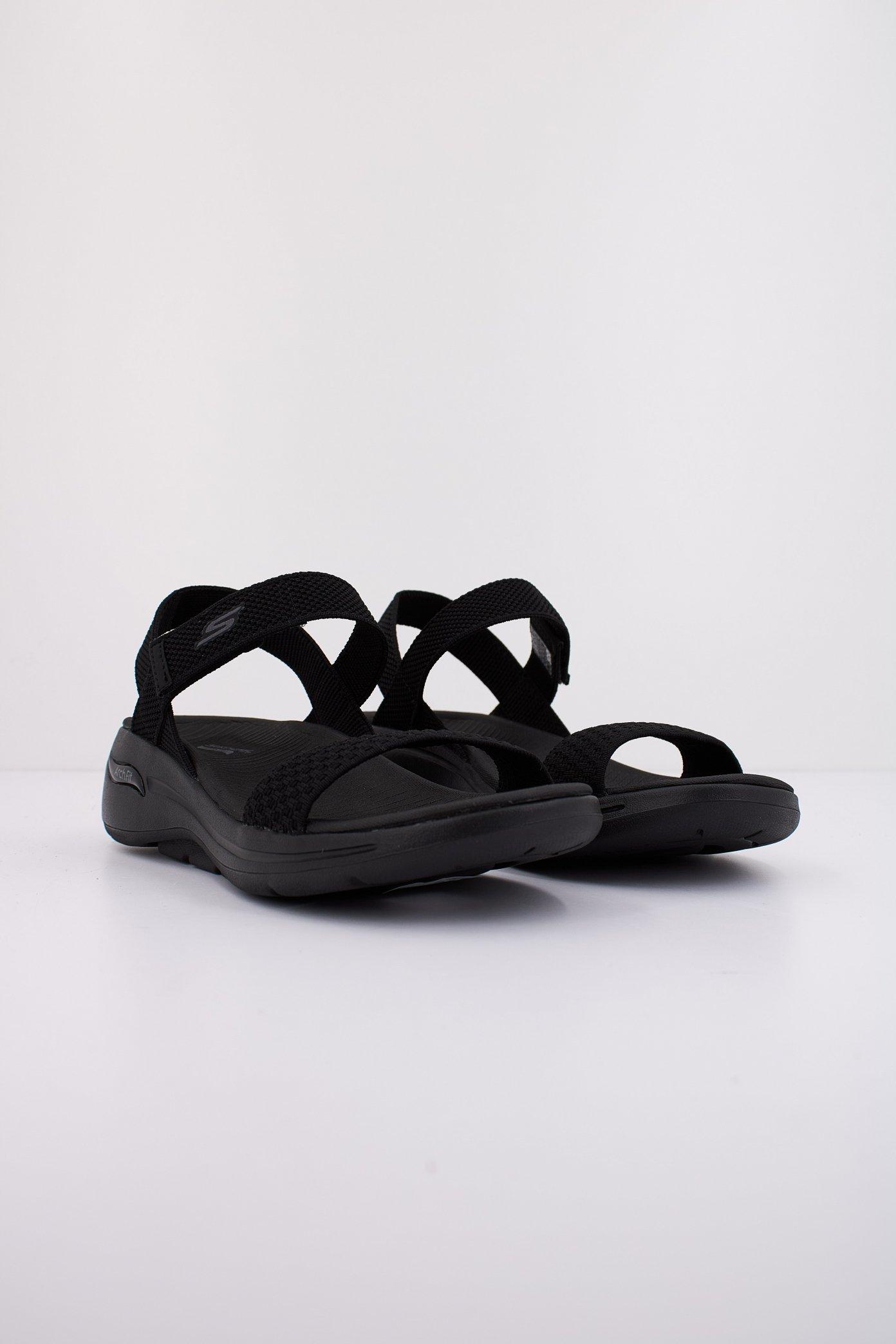 SKECHERS GO WALK ARCH FIT SANDAL en color NEGRO (2)