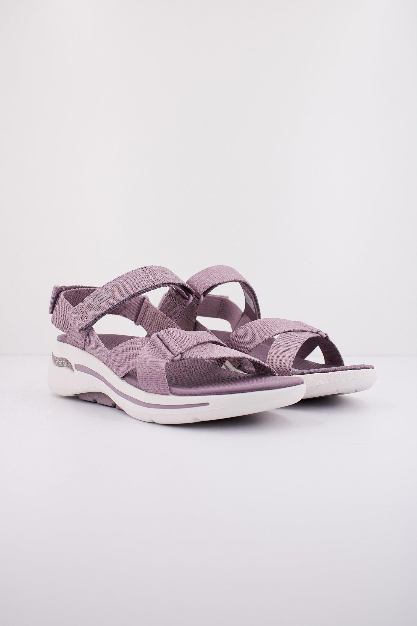 SKECHERS GO WALK ARCH FIT SANDAL en color VIOLETA (2)