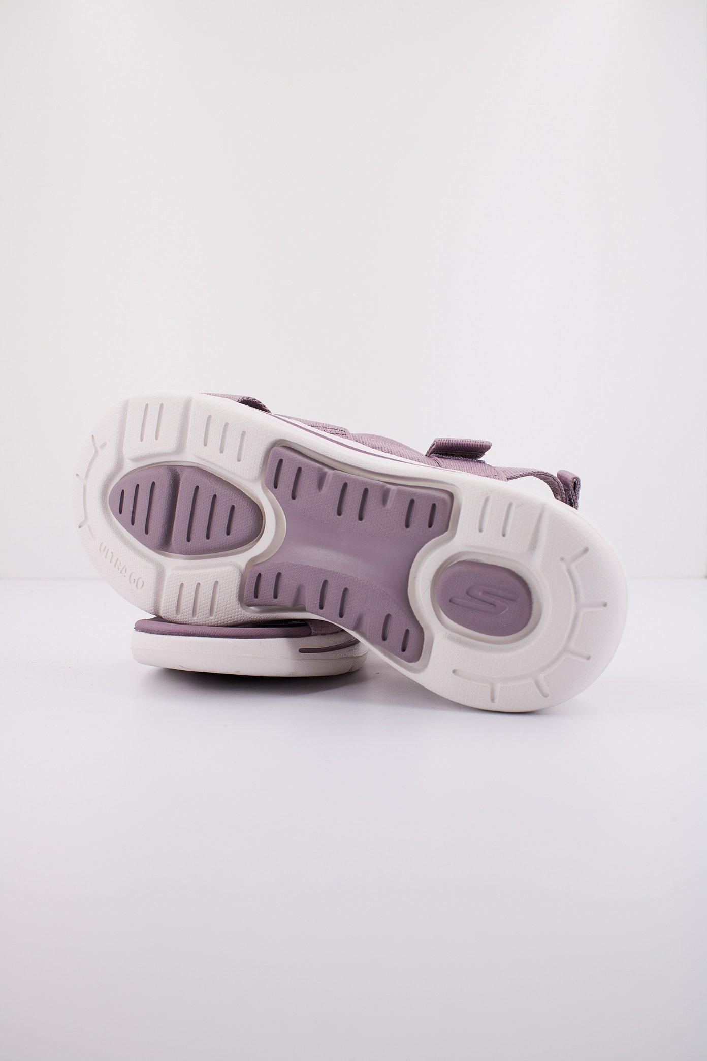 SKECHERS GO WALK ARCH FIT SANDAL en color VIOLETA (4)