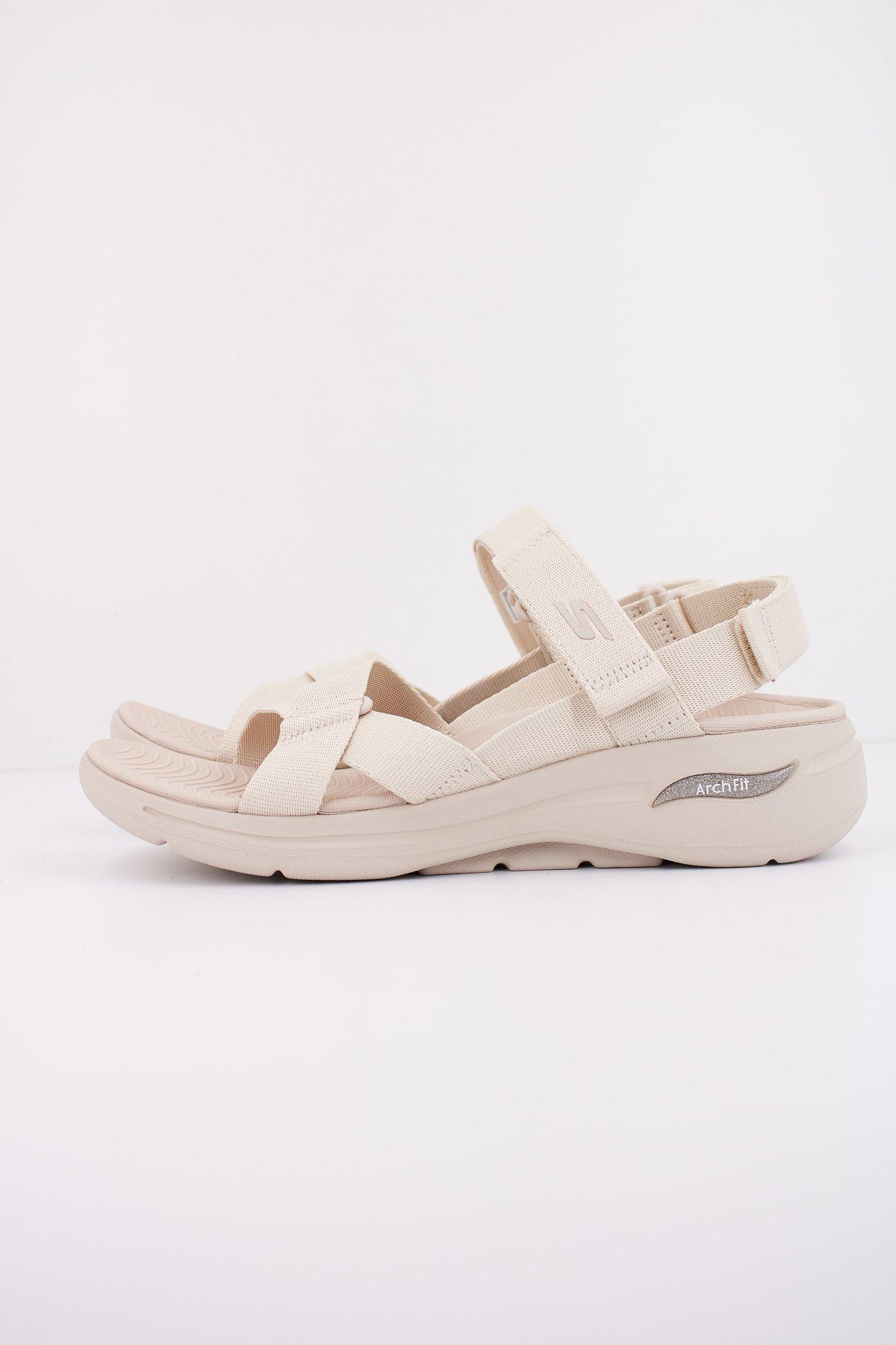 SKECHERS GO WALK ARCH FIT SANDAL en color BEIS (1)