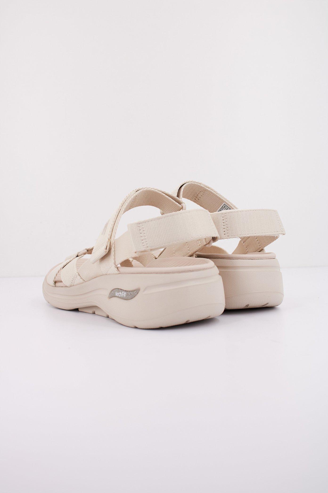 SKECHERS GO WALK ARCH FIT SANDAL en color BEIS (4)