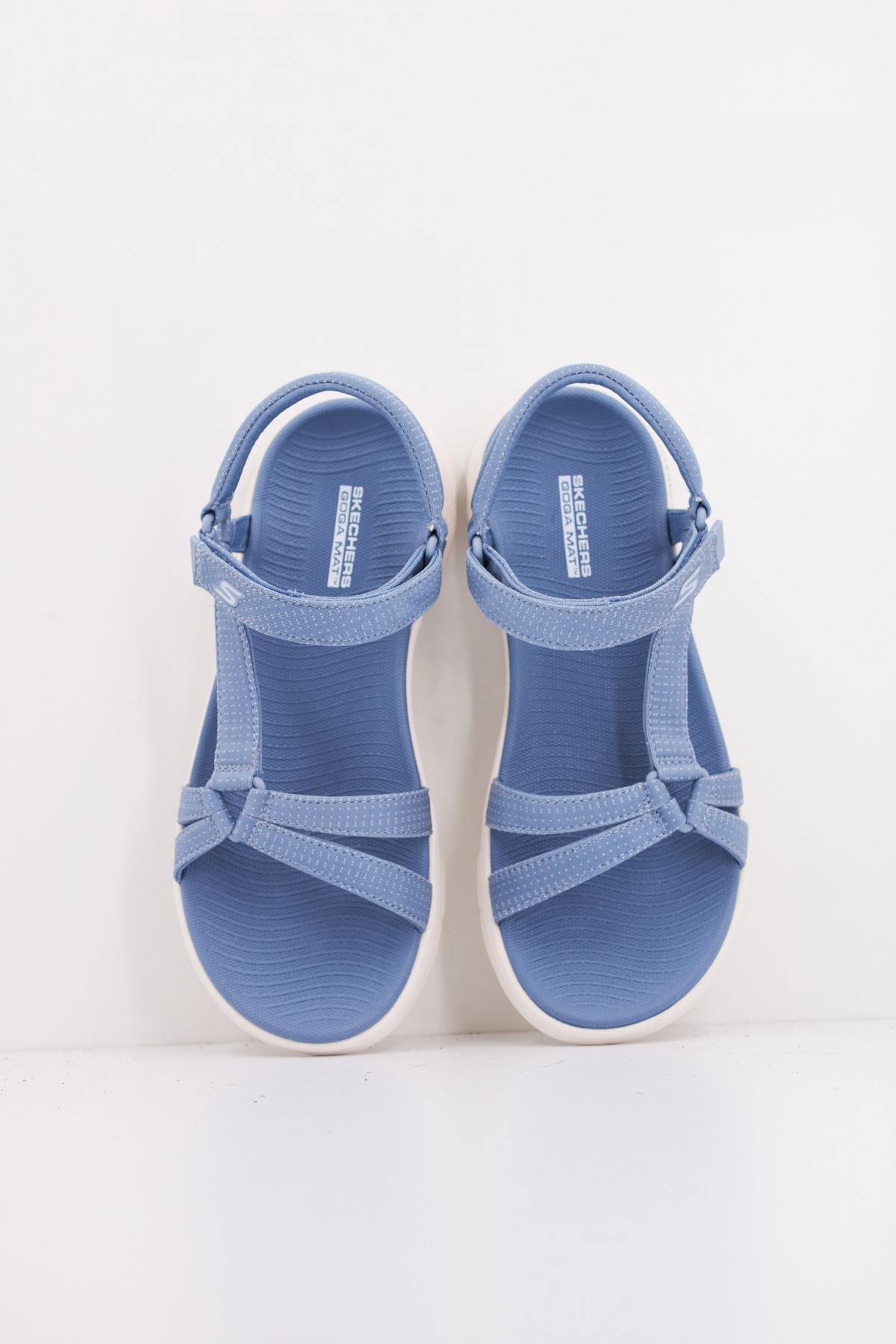 SKECHERS GO WALK FLEX SANDAL en color AZUL (3)