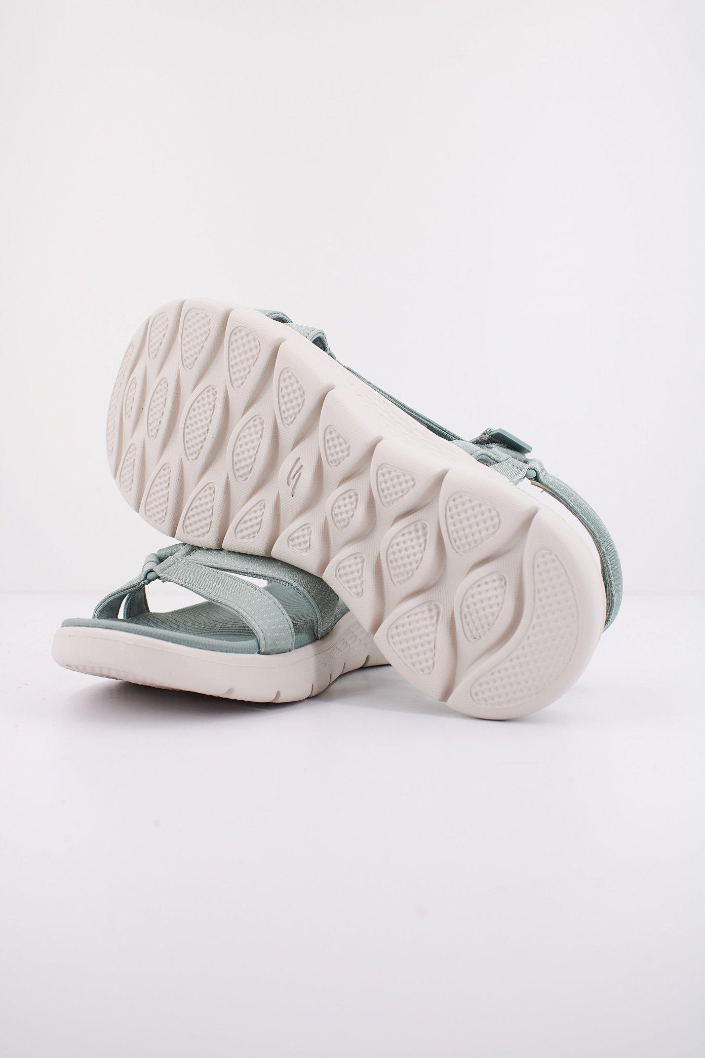 SKECHERS GO WALK FLEX SANDAL en color AZUL (4)