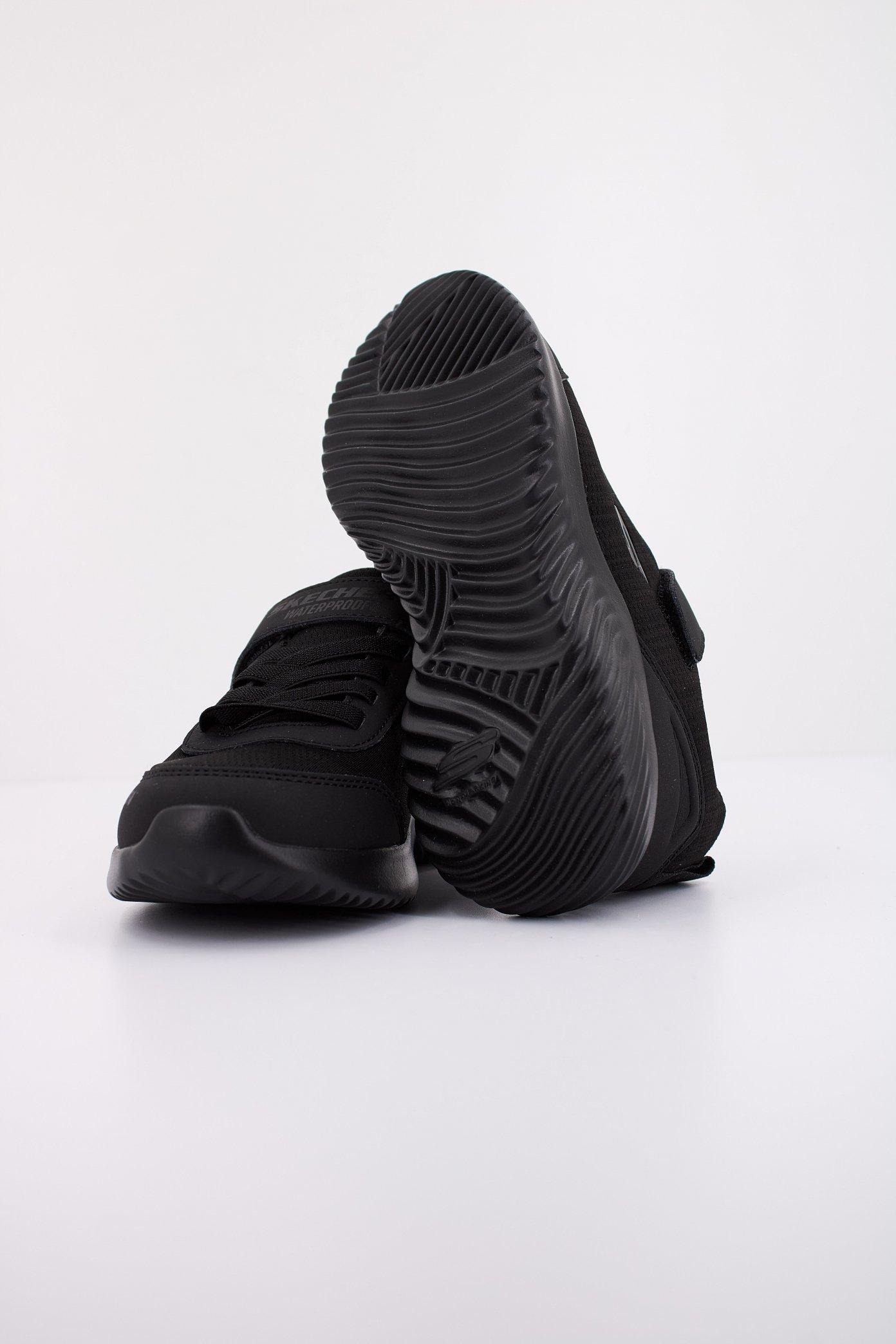 SKECHERS BOUNDER-DRIPPER DROP en color NEGRO (5)