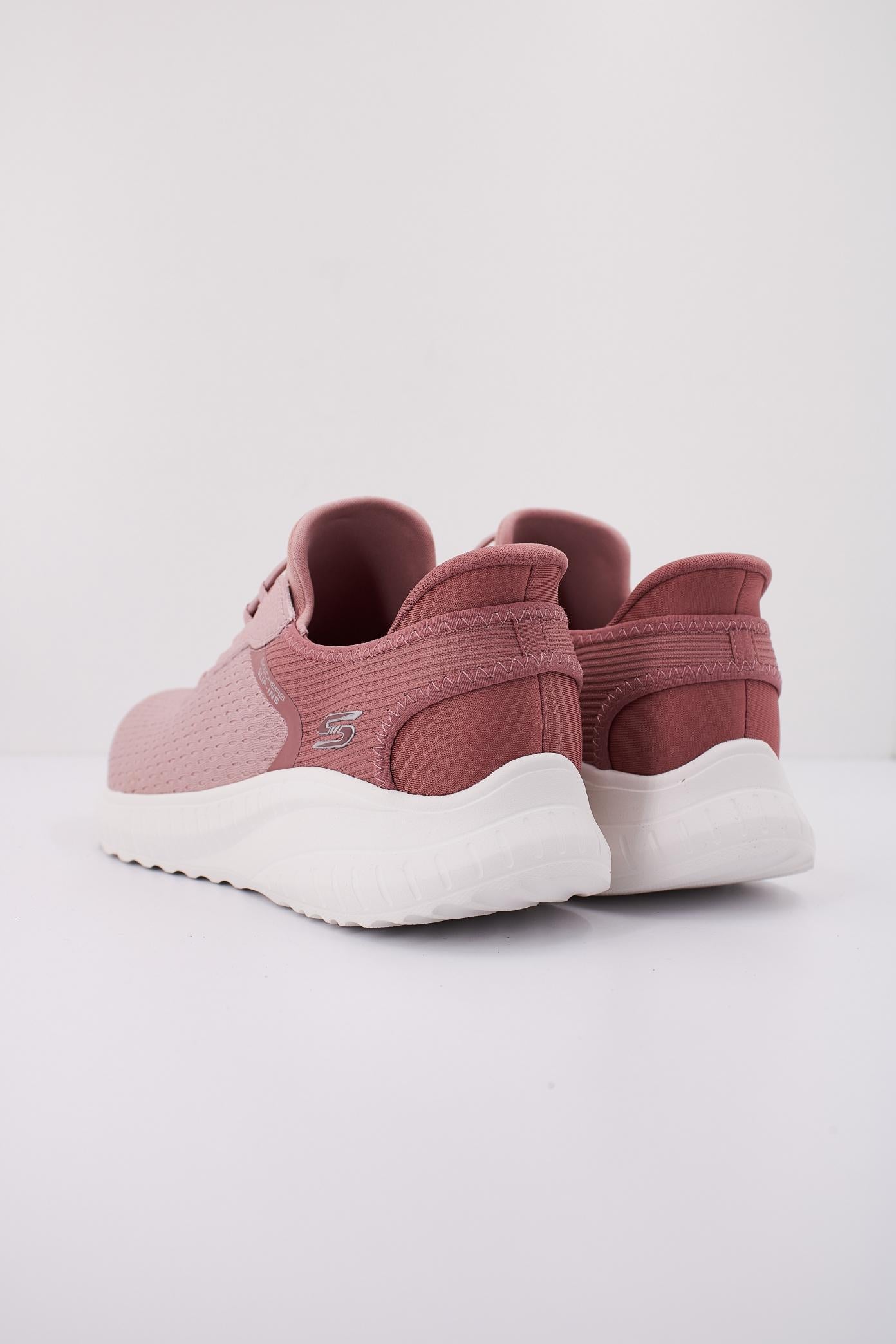 SKECHERS BOBS SQUAD CHAOS - I slip-ins en color ROSA (4)