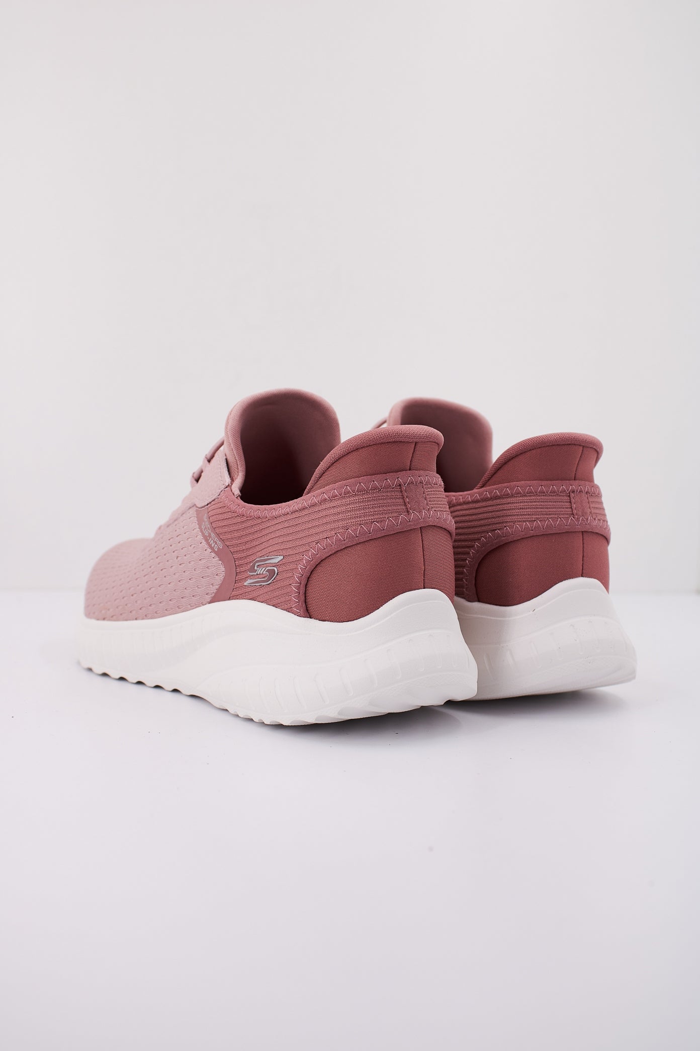 SKECHERS BOBS SQUAD CHAOS - I slip-ins en color ROSA (4)