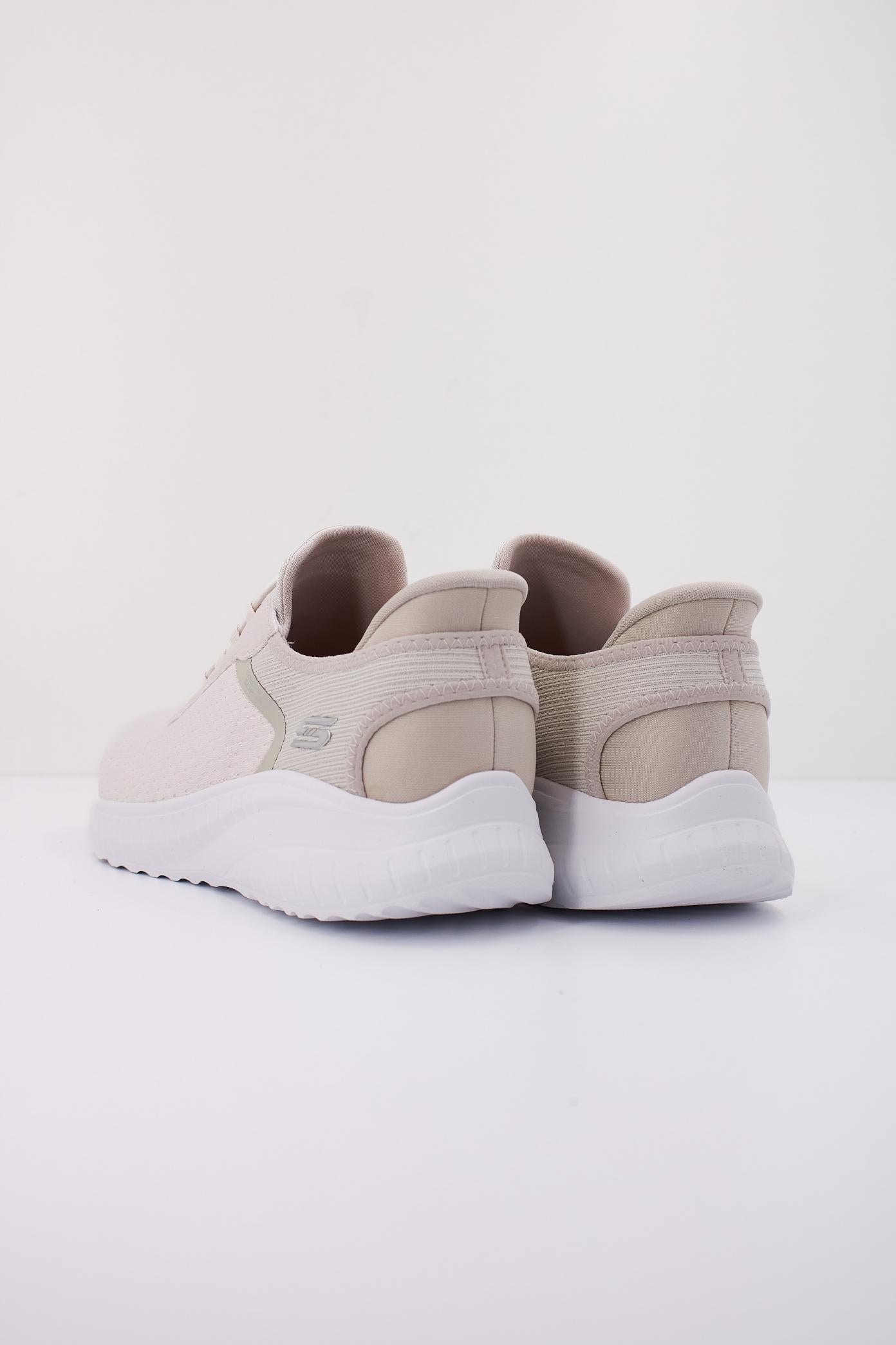 SKECHERS BOBS SQUAD CHAOS - I SLIP-INS en color BEIS (4)