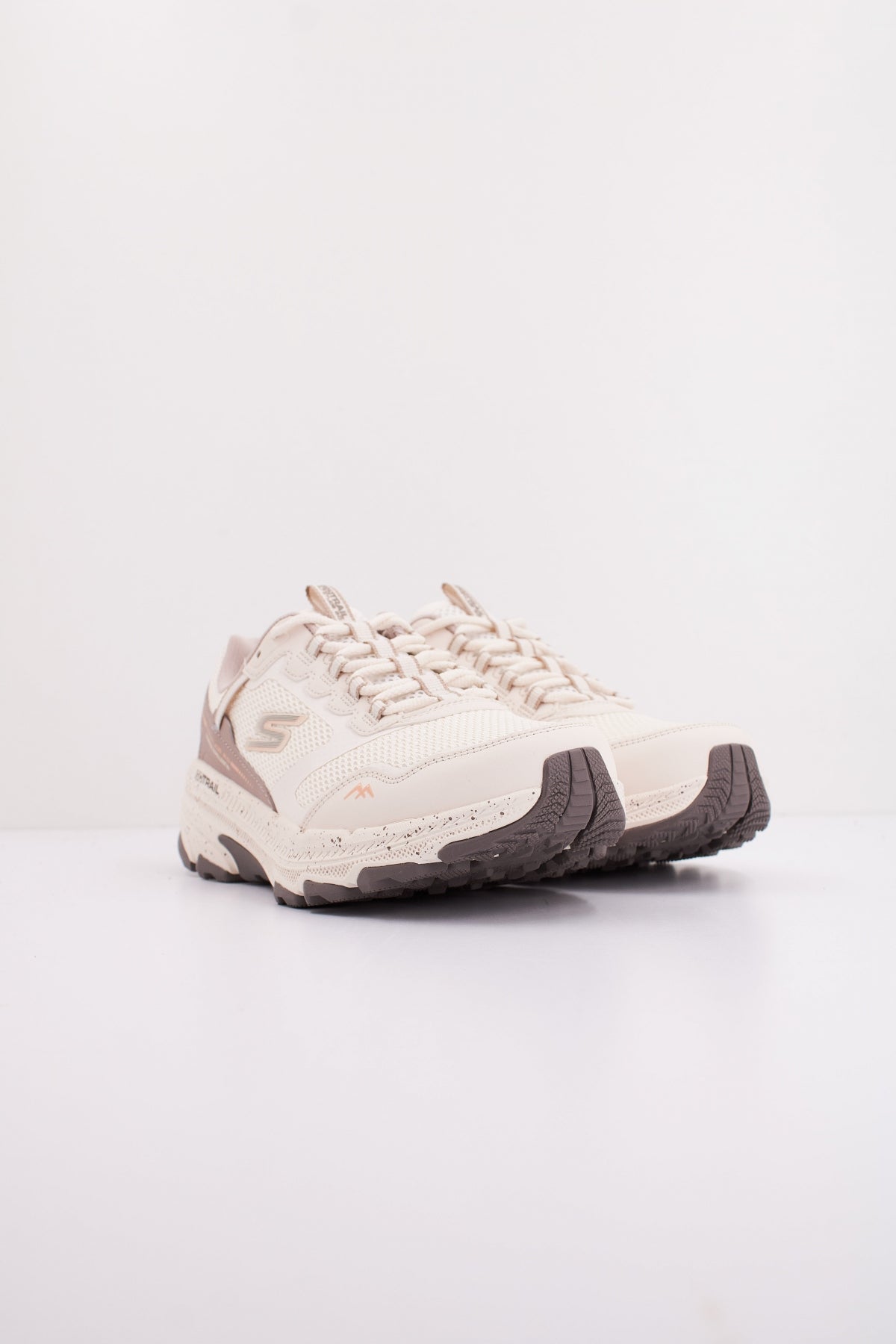 SKECHERS S GO RUN TRAIL ALTITUDE . en color BEIS (2)