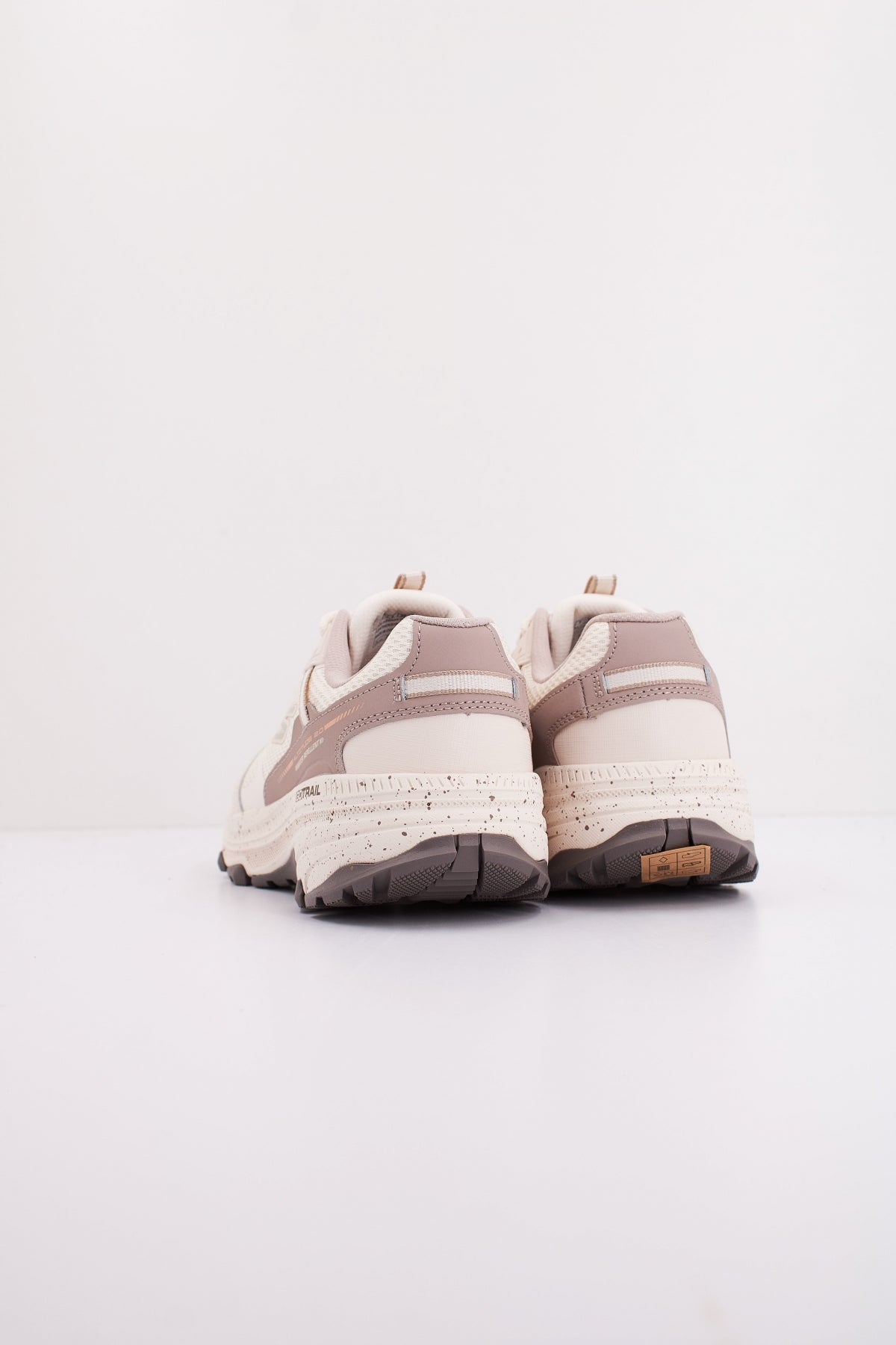 SKECHERS S GO RUN TRAIL ALTITUDE . en color BEIS (4)