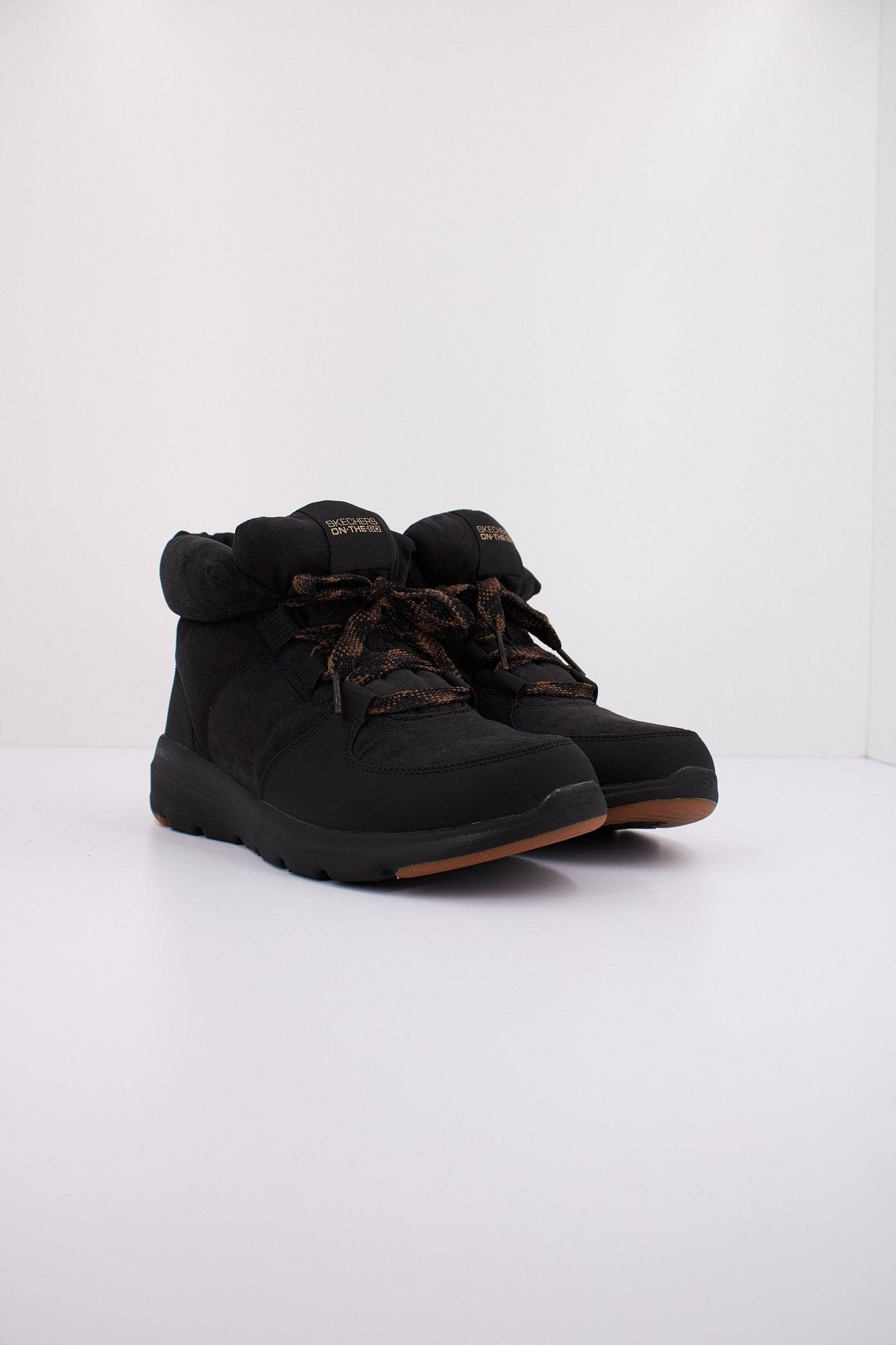 SKECHERS GLACIAL ULTRA-TREND en color NEGRO (2)
