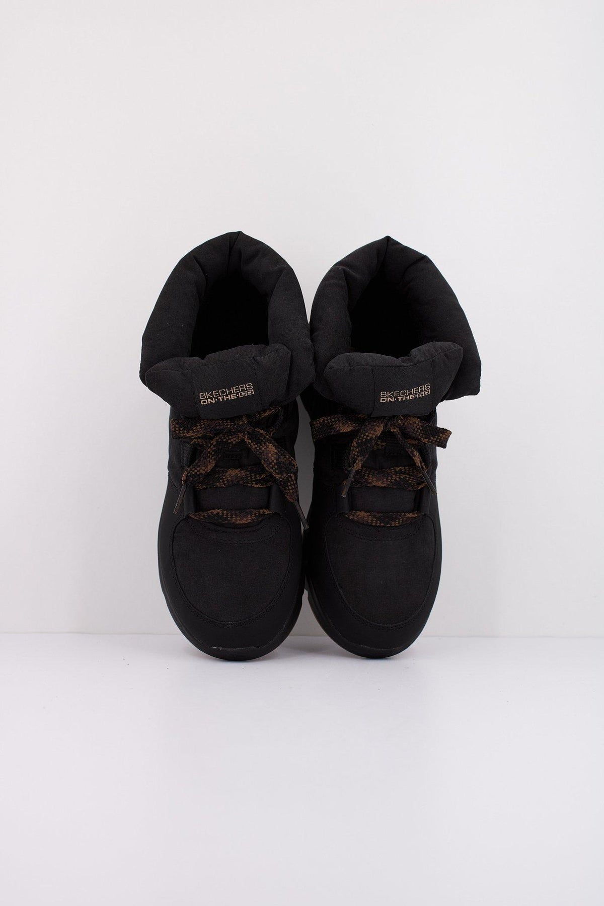 SKECHERS GLACIAL ULTRA-TREND en color NEGRO (3)