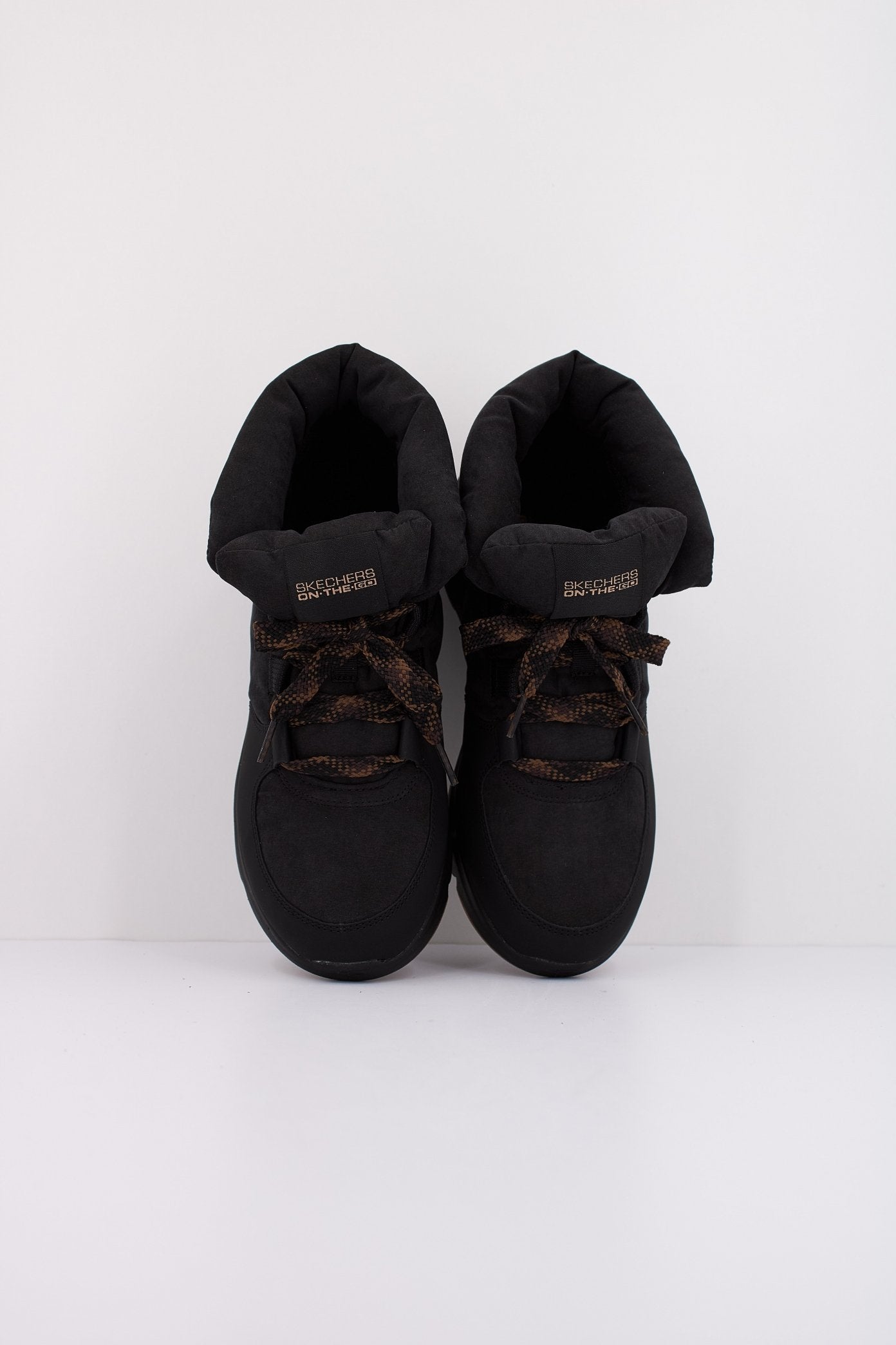 SKECHERS GLACIAL ULTRA-TREND en color NEGRO (3)
