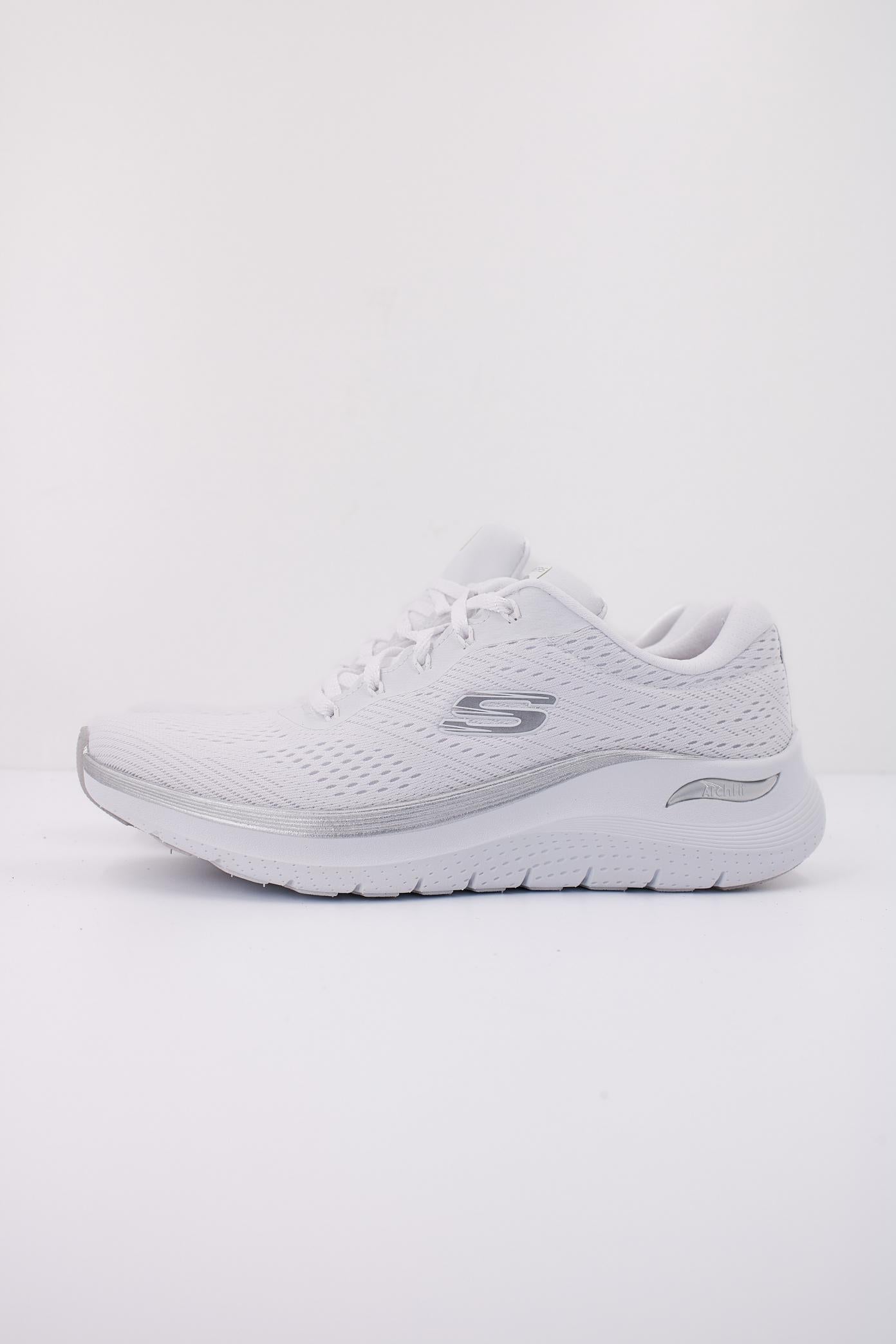 SKECHERS ARCH FIT .-GLOW TH en color BLANCO (1)