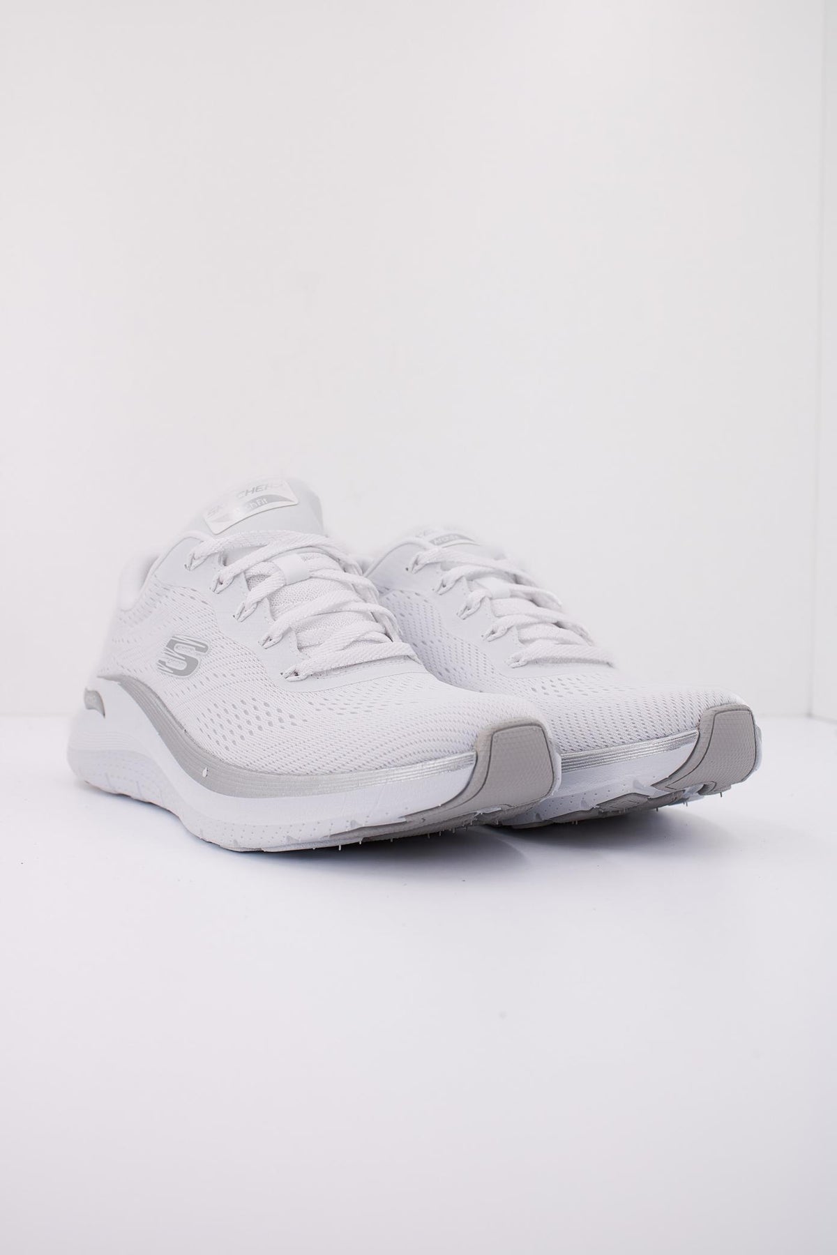 SKECHERS ARCH FIT .-GLOW TH en color BLANCO (2)