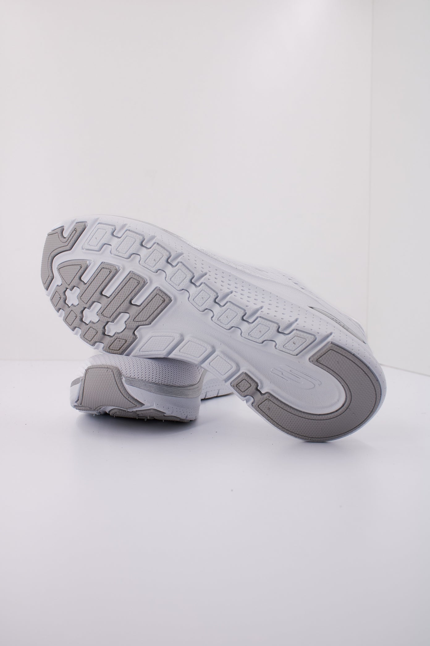 SKECHERS ARCH FIT .-GLOW TH en color BLANCO (5)