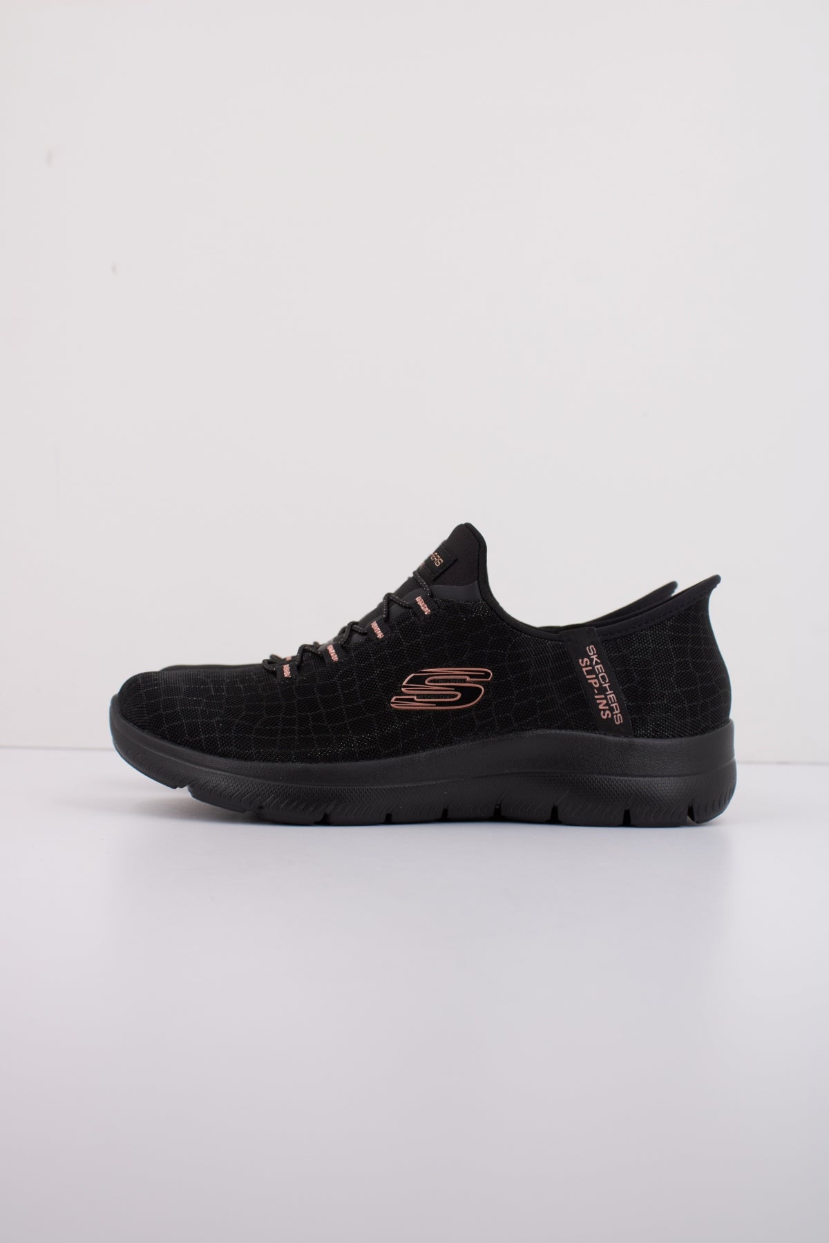 SKECHERS SUMMITS-CLASSY NIGHT SLIP-INS en color NEGRO (1)