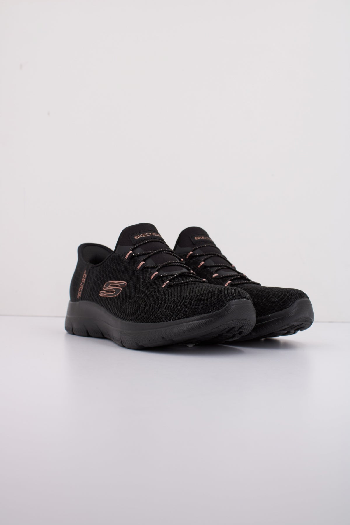 SKECHERS SUMMITS-CLASSY NIGHT SLIP-INS en color NEGRO (2)