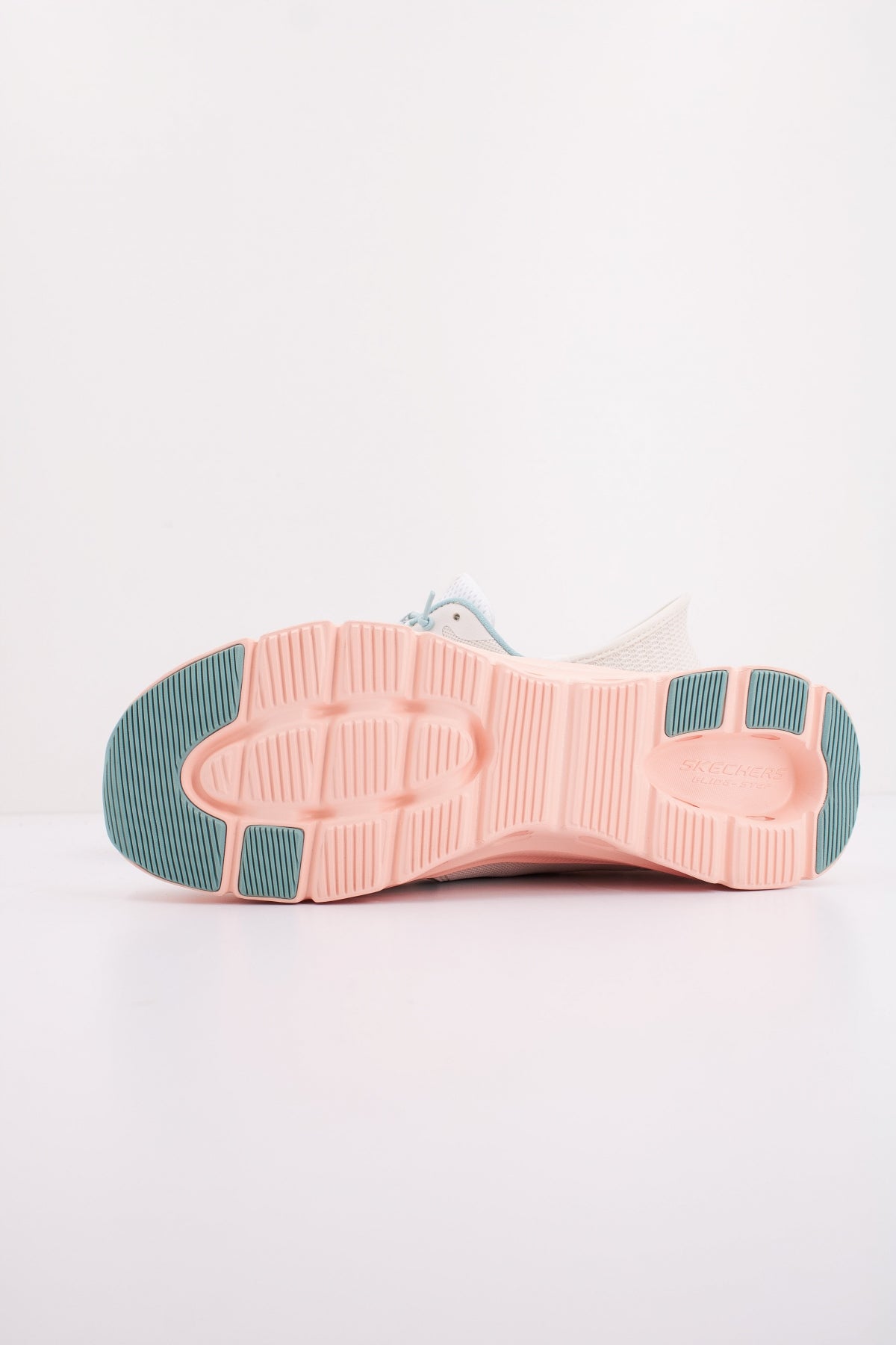 SKECHERS GLIDE STEP PRO en color BEIS (5)