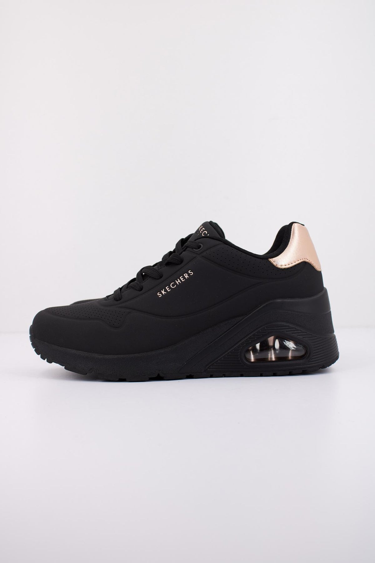 SKECHERS UNO WEDGE - HI STEPS en color NEGRO (1)