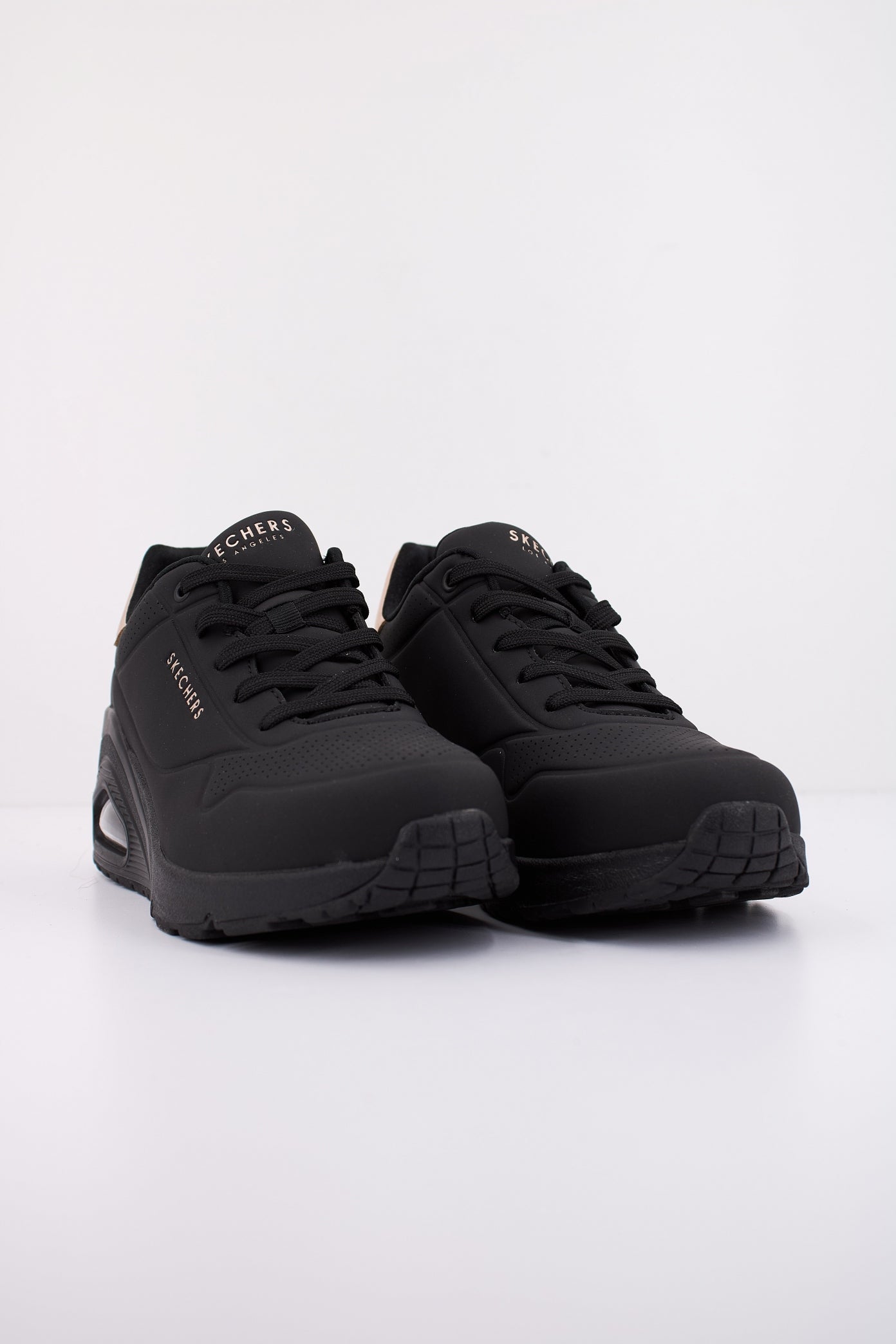 SKECHERS UNO WEDGE - HI STEPS en color NEGRO (2)