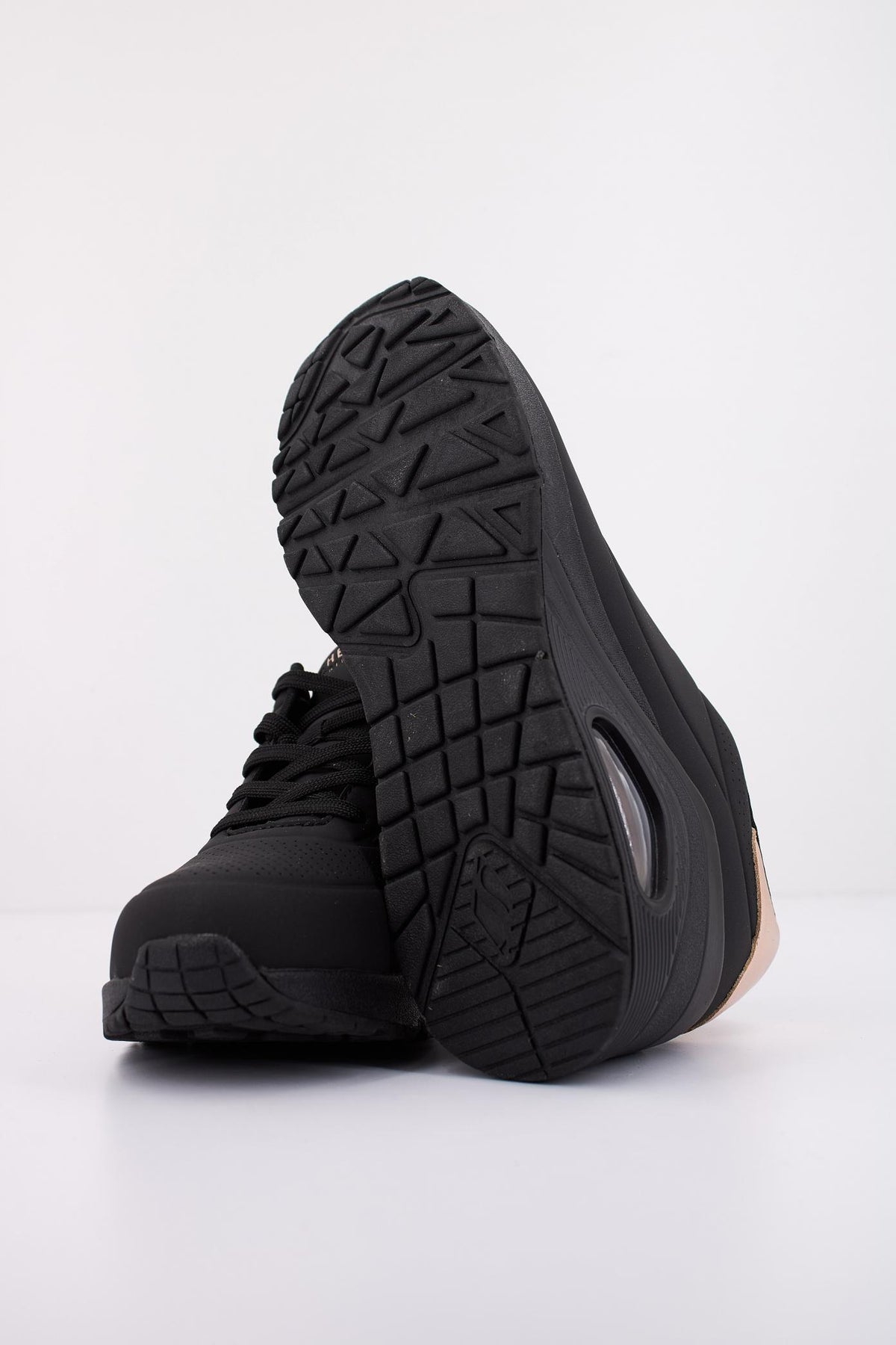 SKECHERS UNO WEDGE - HI STEPS en color NEGRO (5)