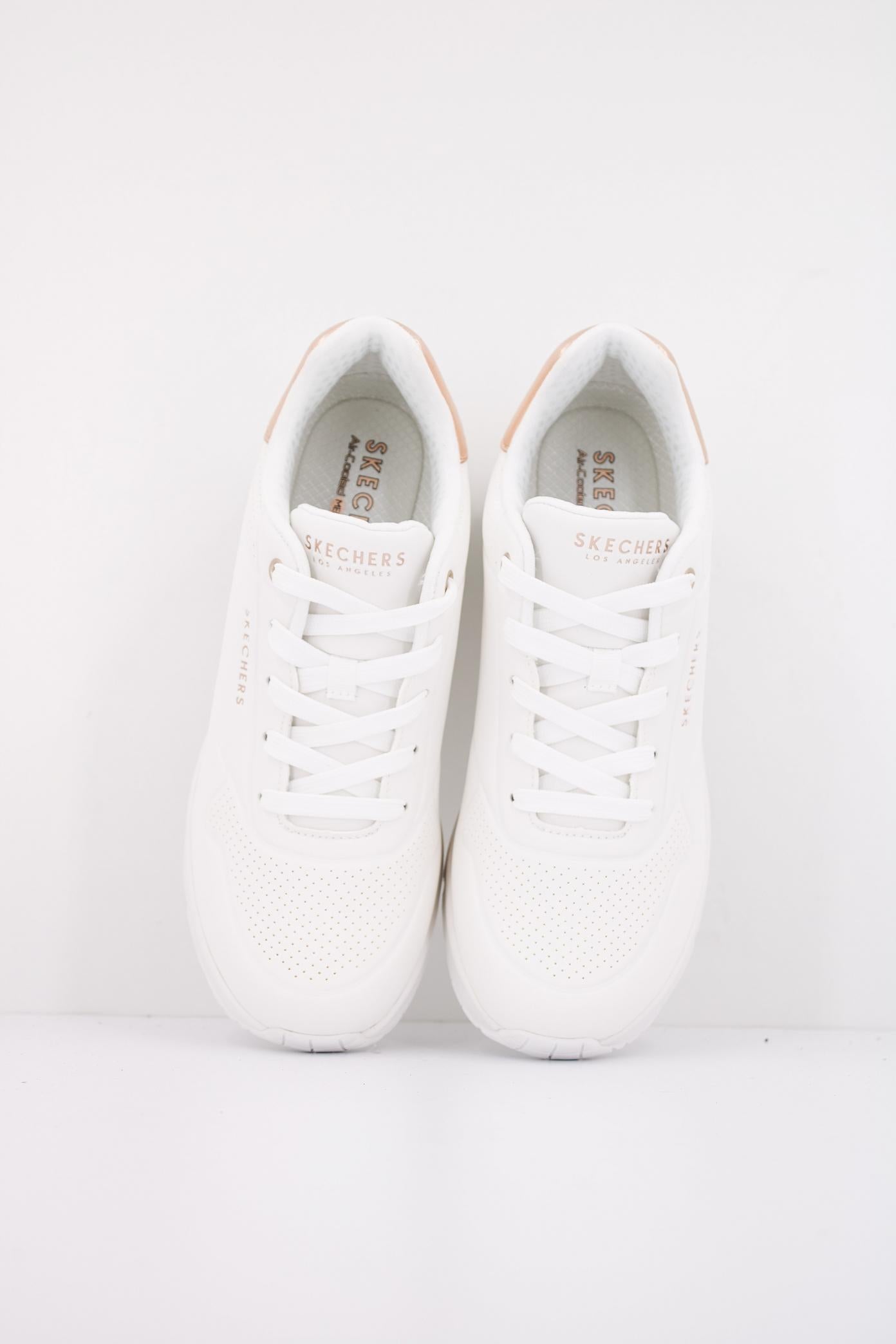SKECHERS UNO WEDGE - HI STEPS en color BLANCO (3)