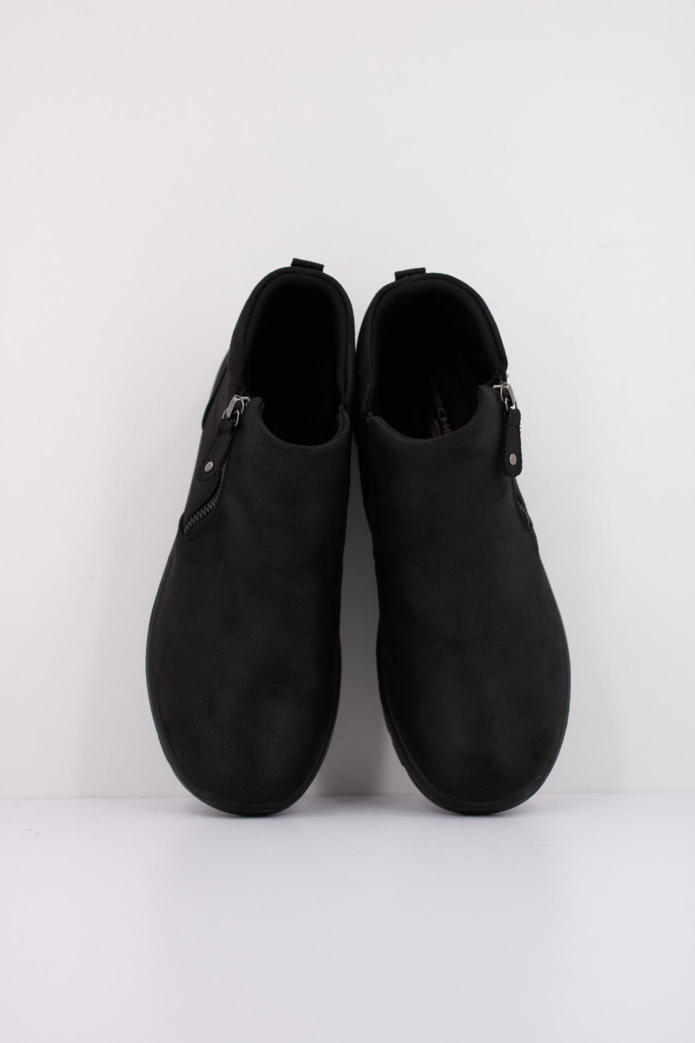 SKECHERS LOVELY VIBE - FALL I en color NEGRO (3)