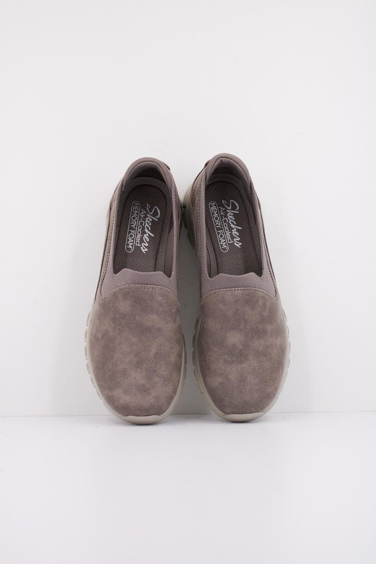 SKECHERS GRACEFUL - LEANING I en color GRIS (3)