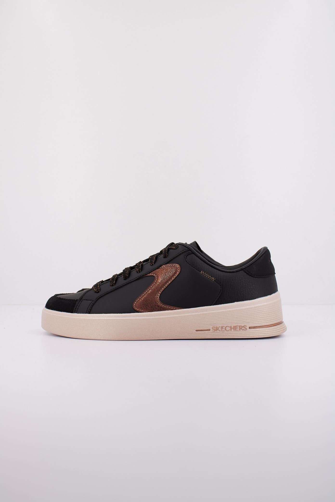 SKECHERS HILAND - QUITE CHIC en color NEGRO (1)