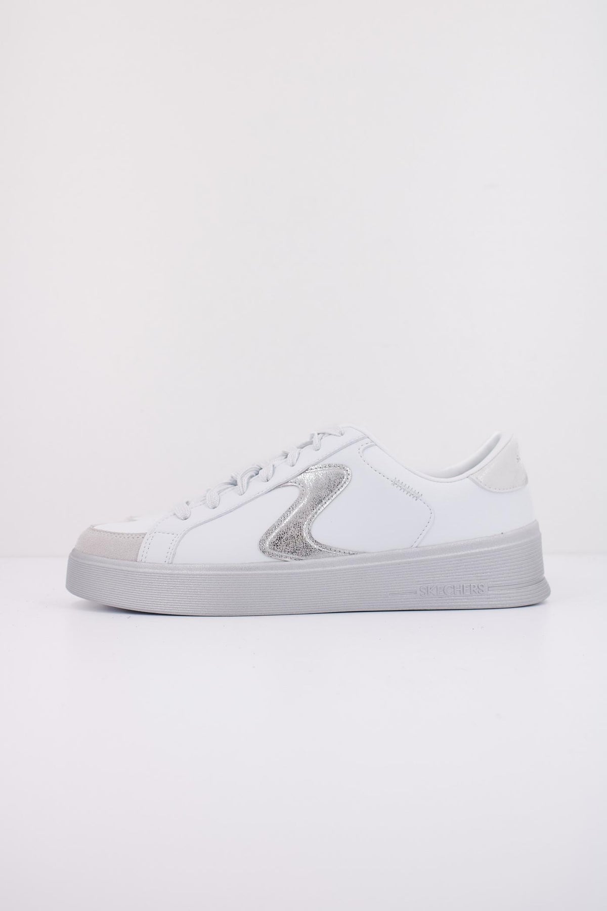 SKECHERS HILAND - QUITE CHIC en color BLANCO (1)