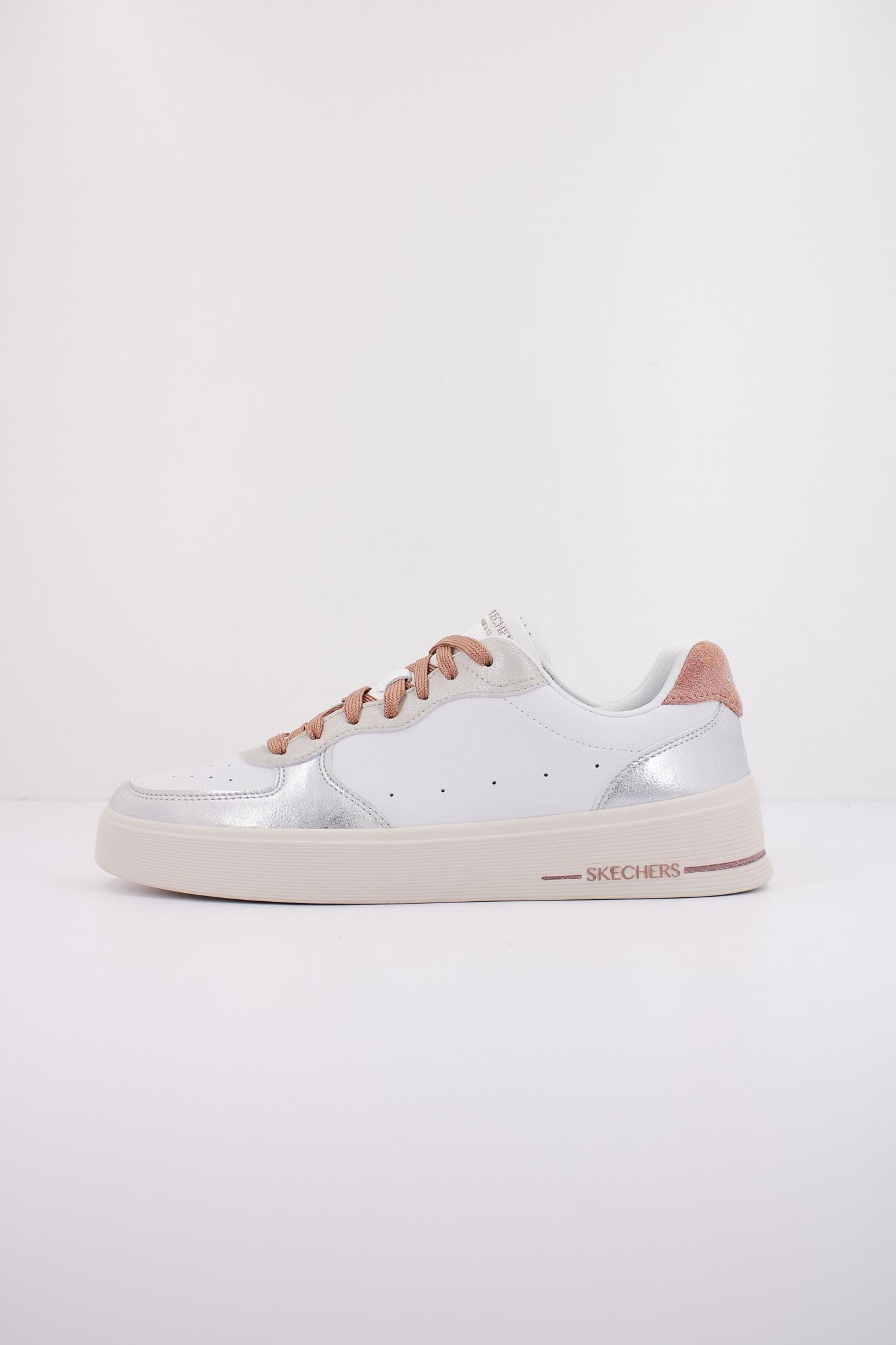 SKECHERS HILAND - SOFT METALS en color BLANCO (1)