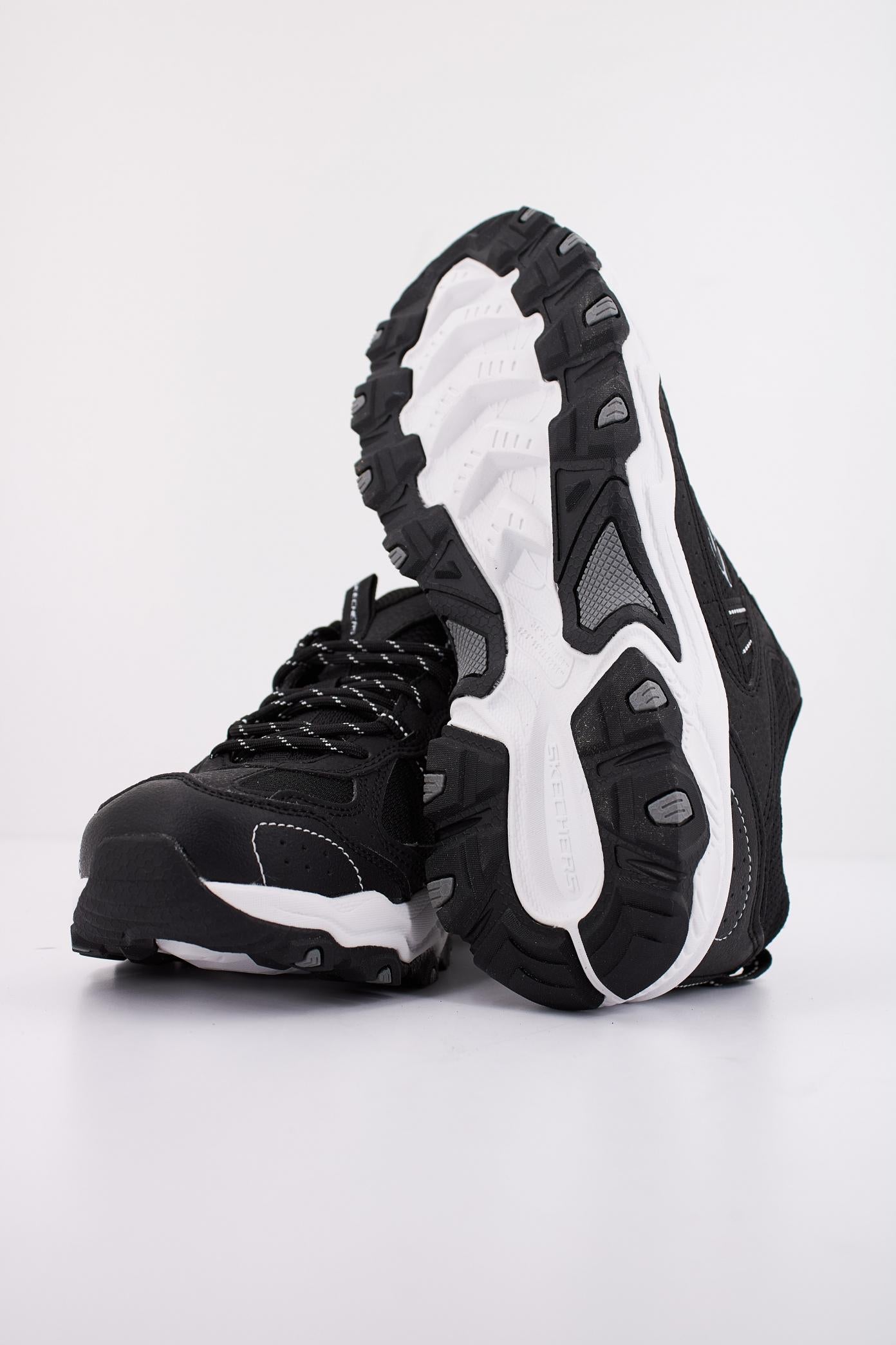 SKECHERS STAMINA AT en color NEGRO (5)