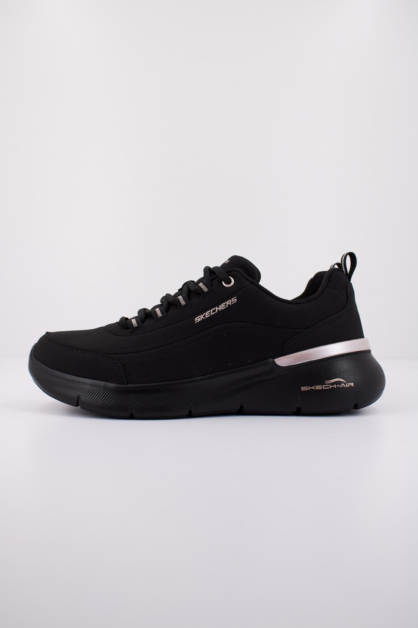 SKECHERS SKECH-AIR DYNAMIGHT en color NEGRO (1)