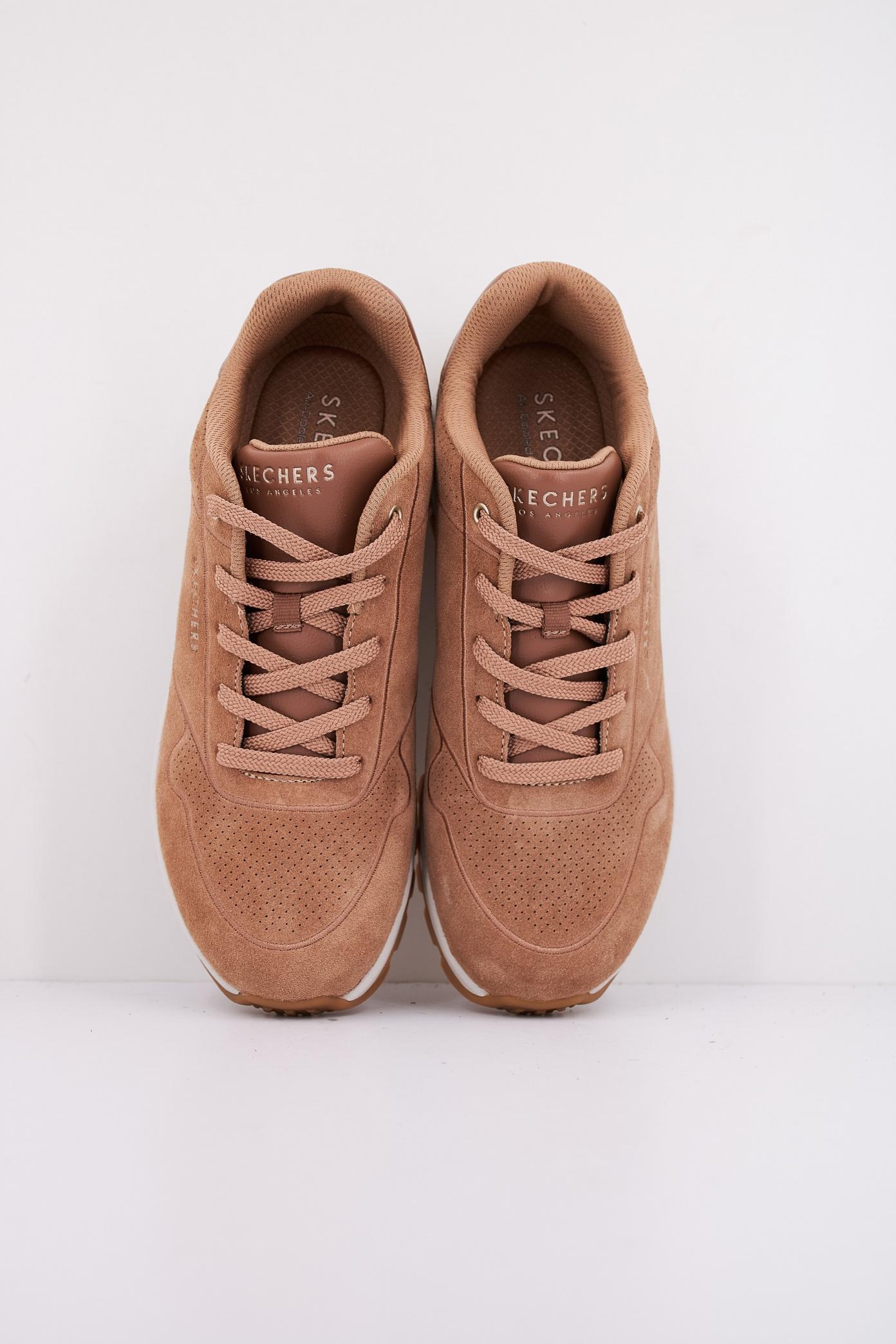 SKECHERS UNO RUGGED-CHILLPROO en color MARRON (3)