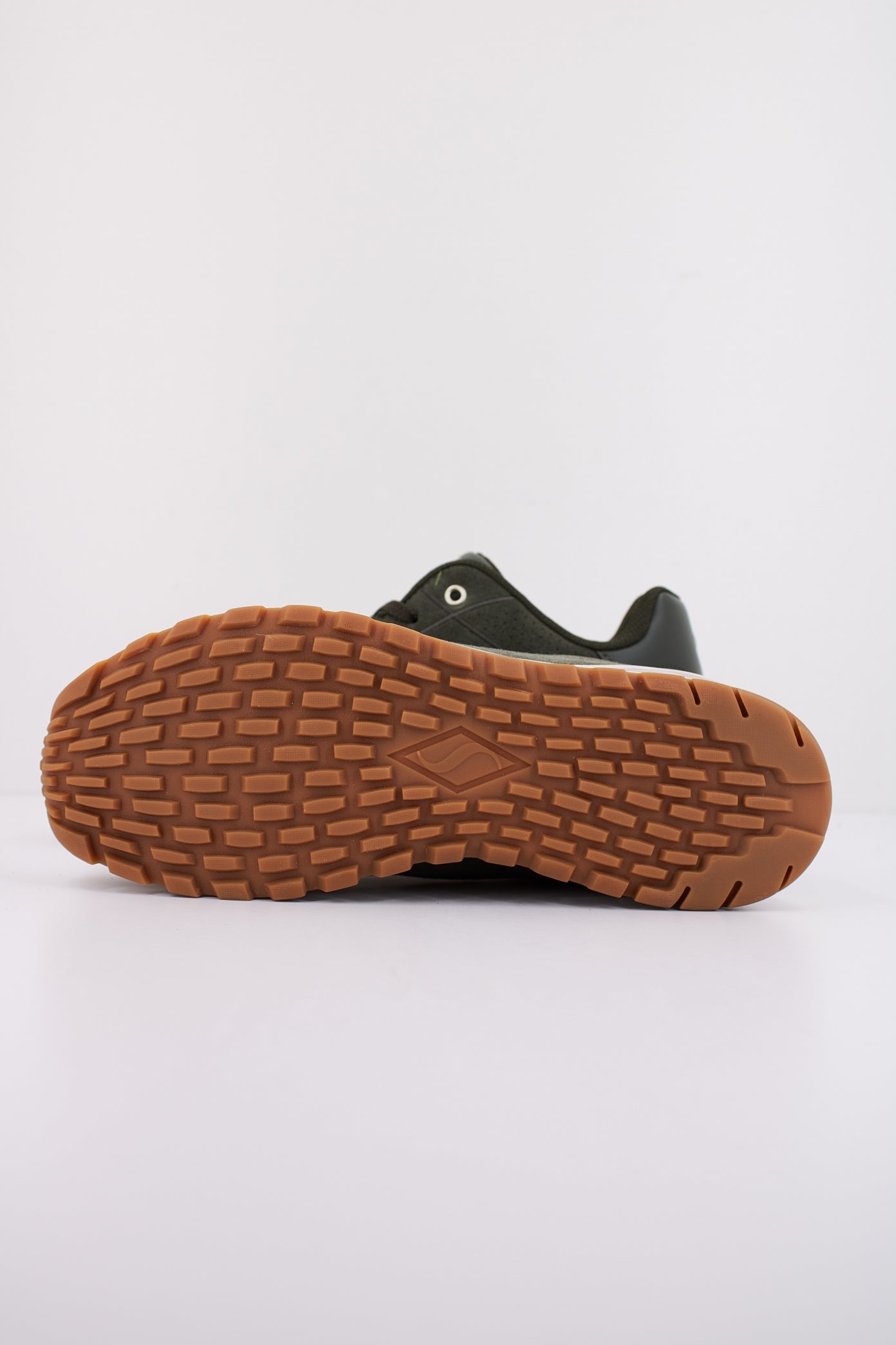 SKECHERS UNO RUGGED-CHILLPROO en color VERDE (5)