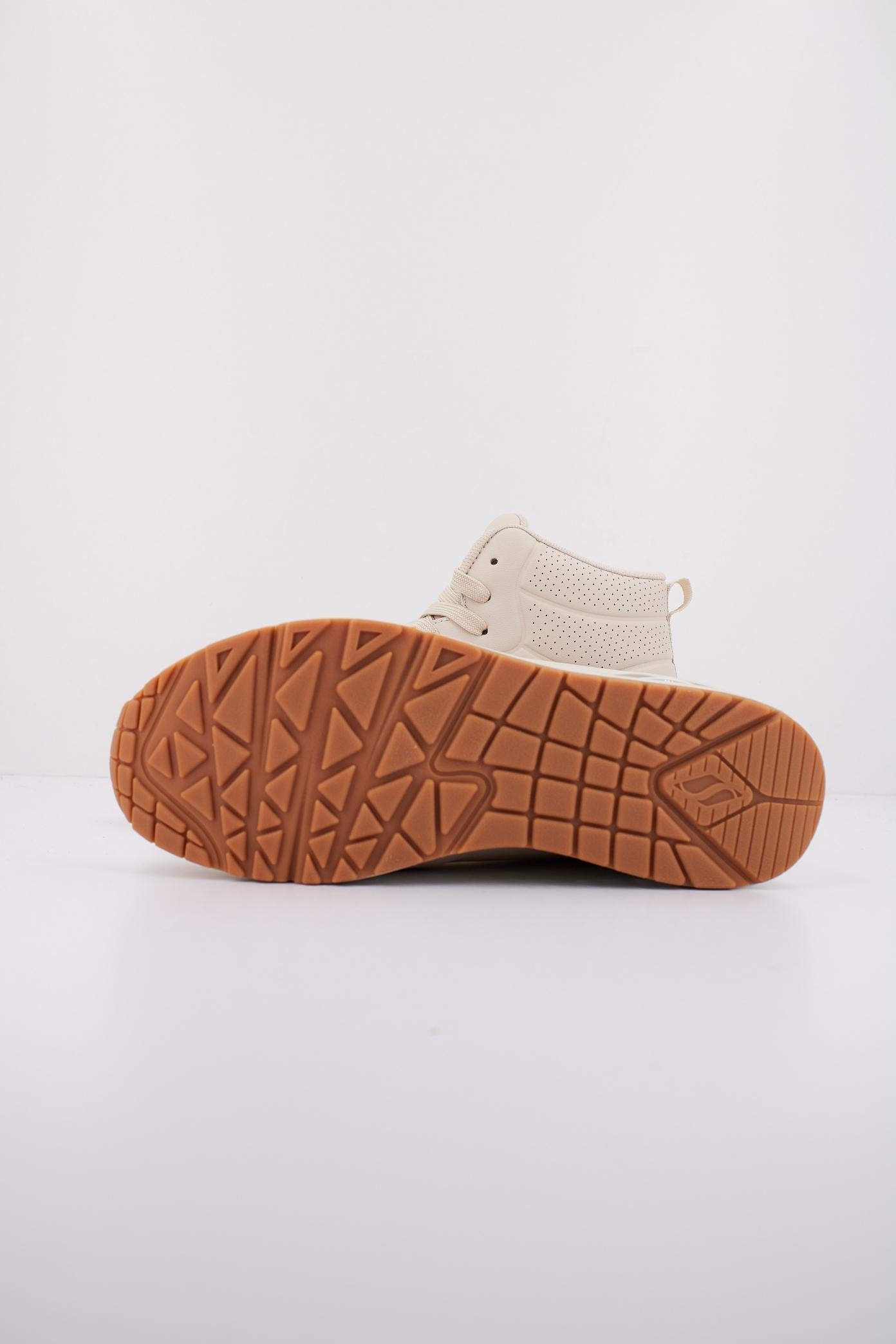 SKECHERS UNO - STAND HIGH en color BEIS (4)