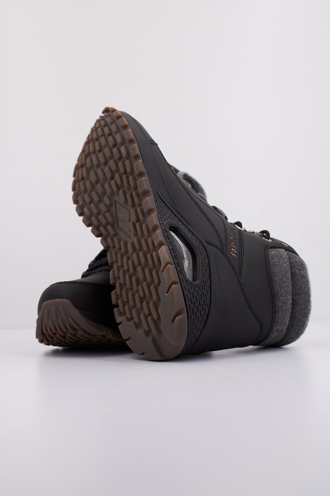 SKECHERS UNO RUGGED en color NEGRO (5)