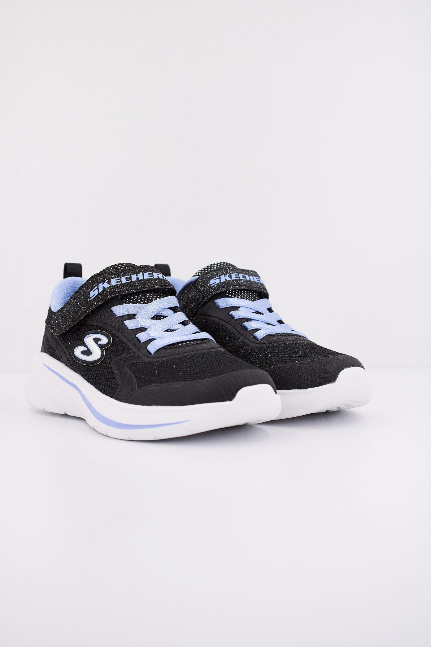SKECHERS WAVE en color NEGRO (2)